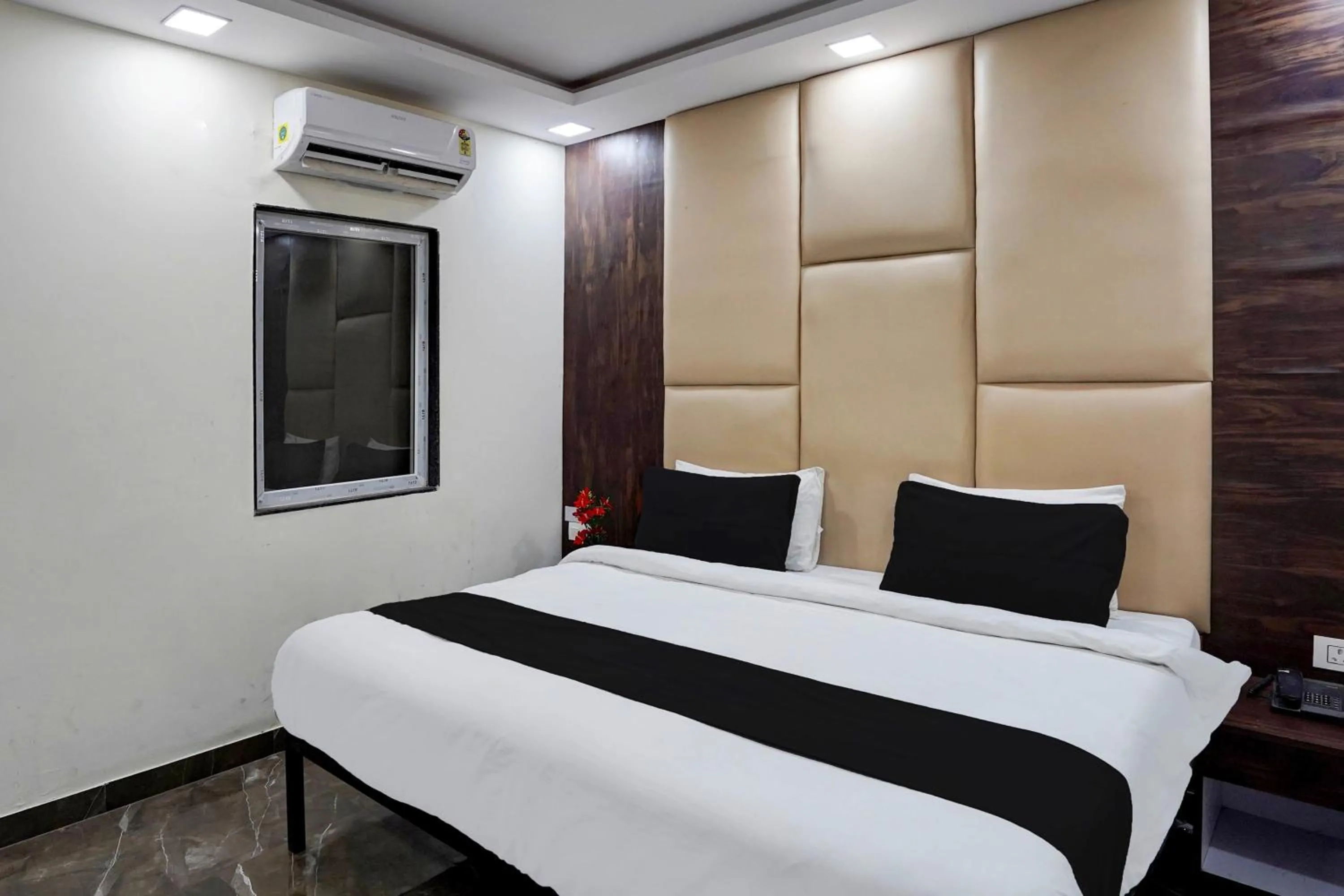 Bedroom, Bed in Townhouse DSR Classic