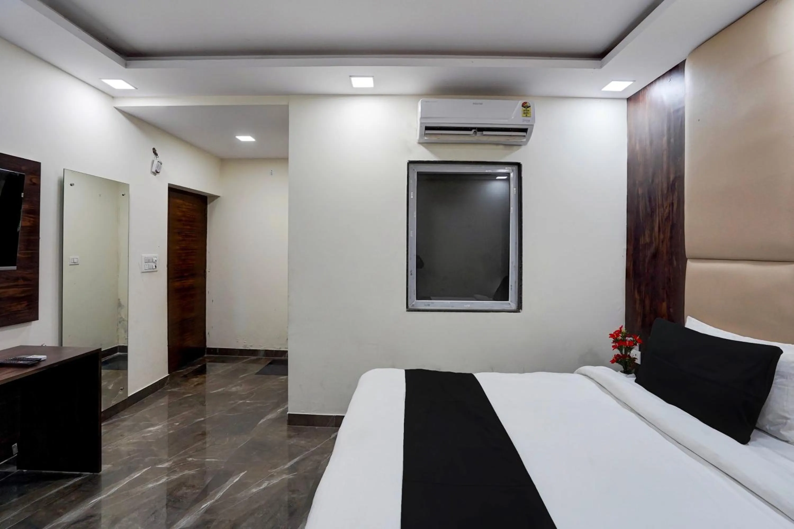 Bedroom, Bed in Townhouse DSR Classic