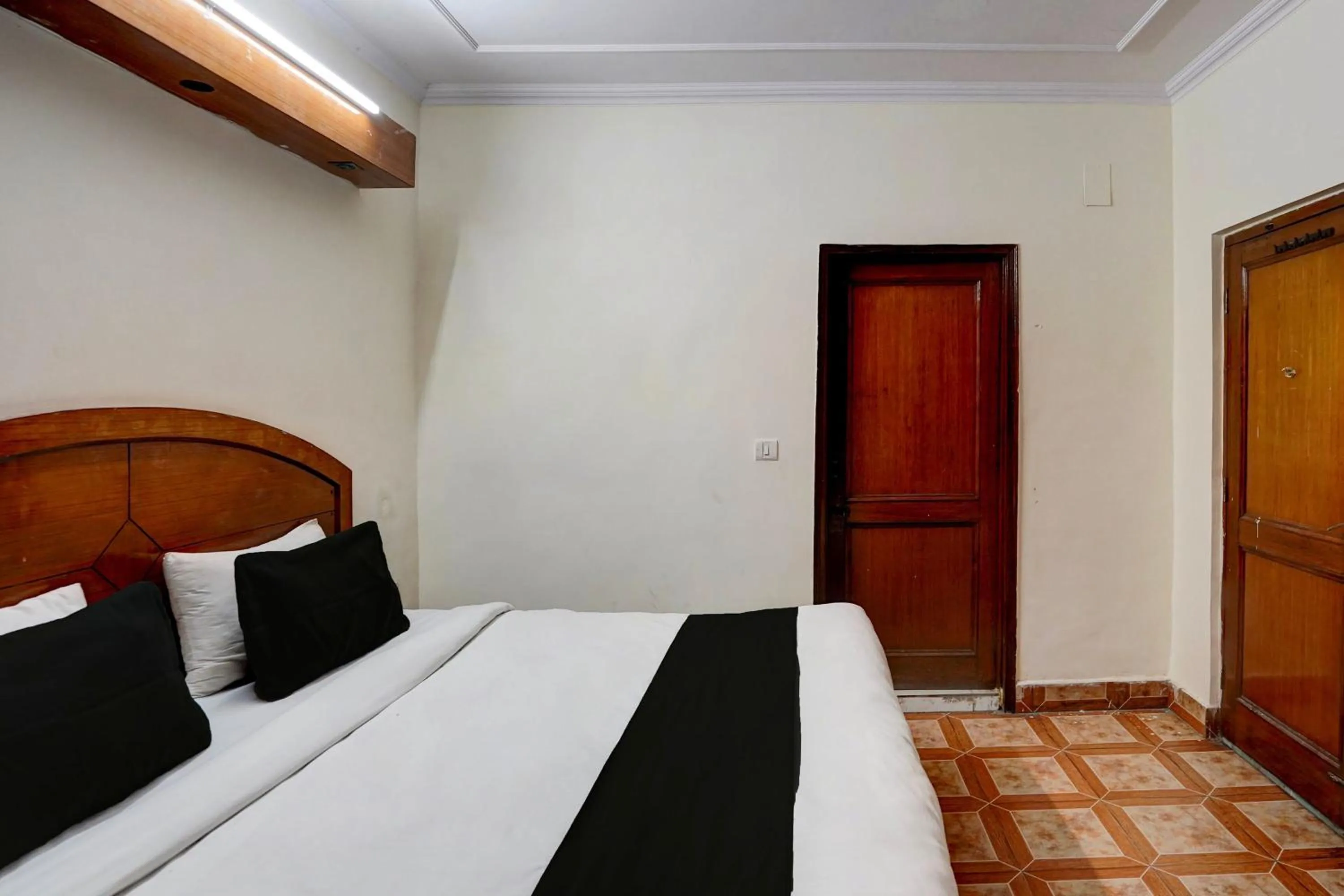 Bedroom, Bed in Townhouse DSR Classic