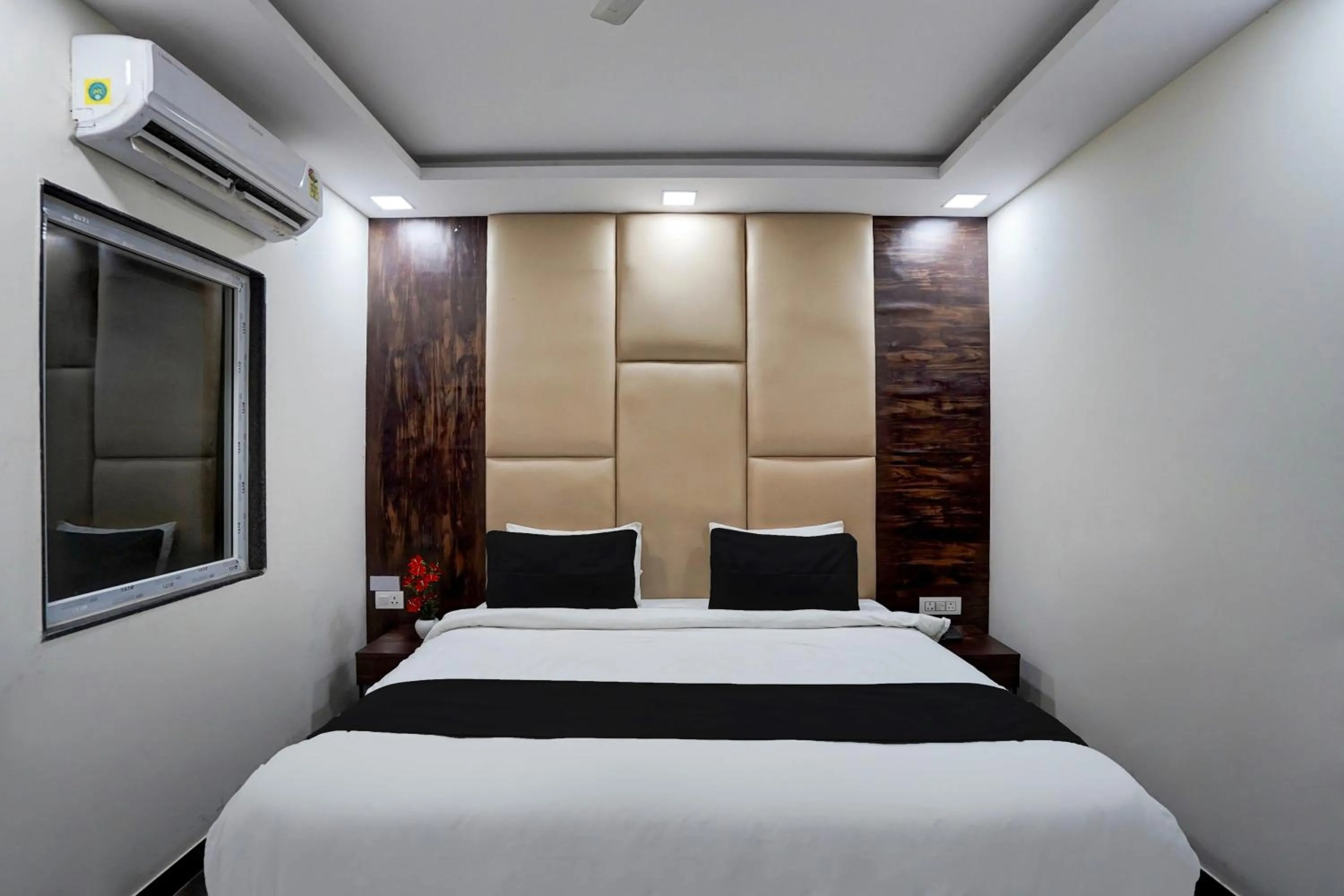 Bedroom, Bed in Townhouse DSR Classic