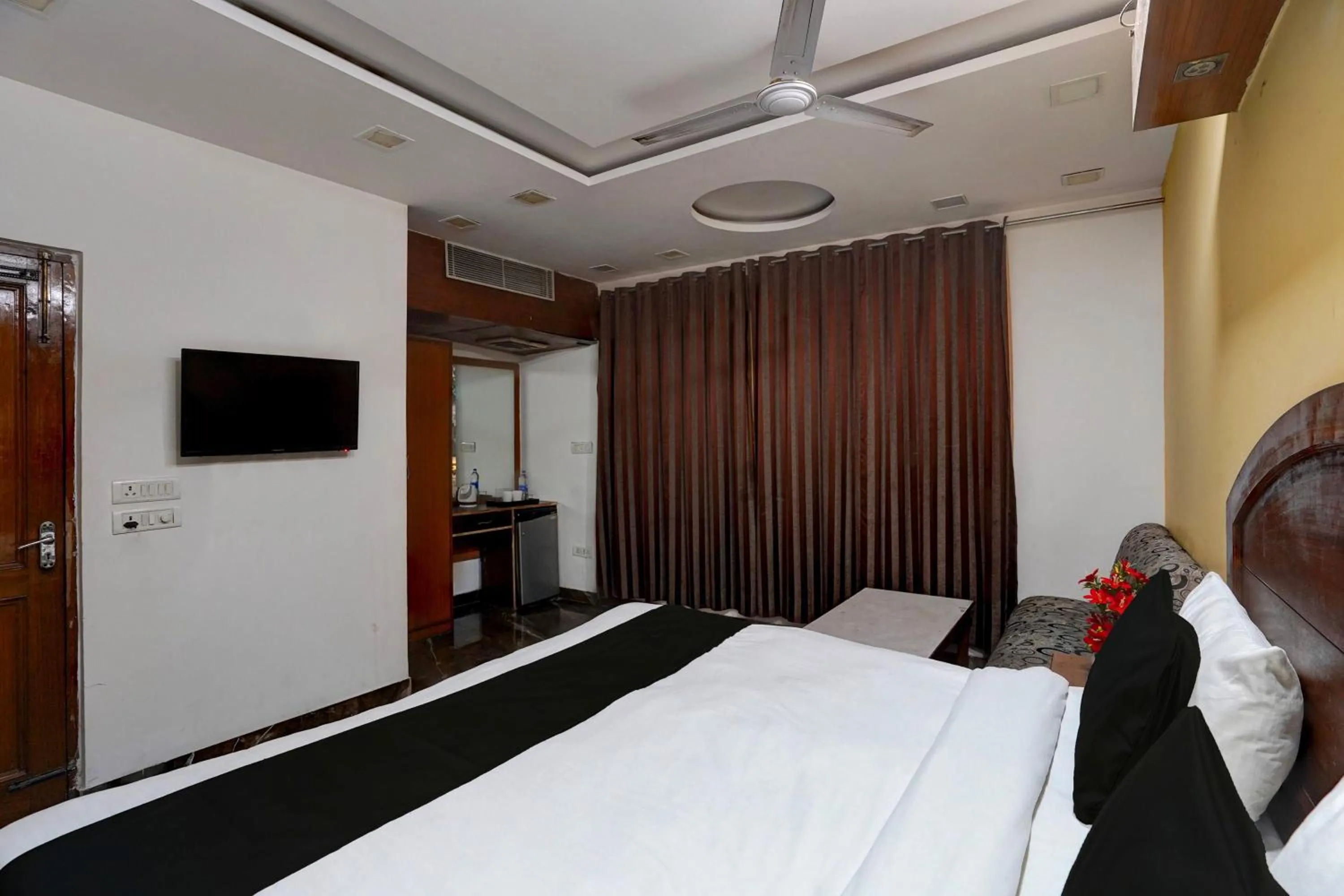 Bedroom, Bed in Townhouse DSR Classic