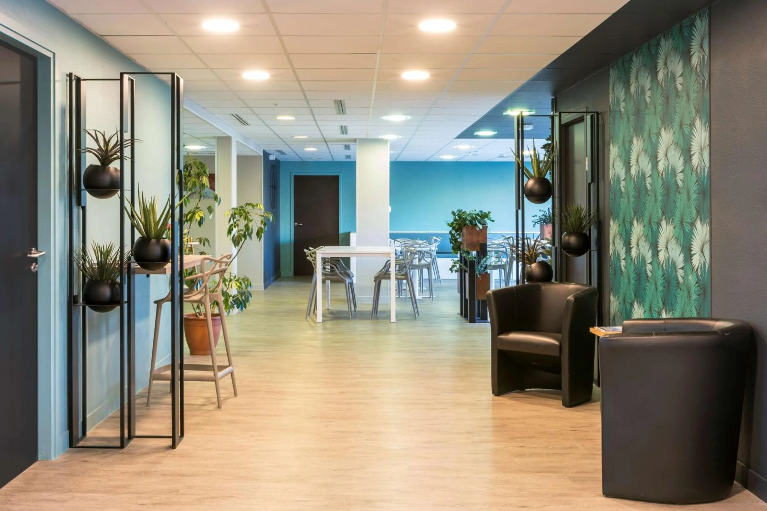 Lobby or reception in Sure Hotel by Best Western Saint-Amand-Les-Eaux