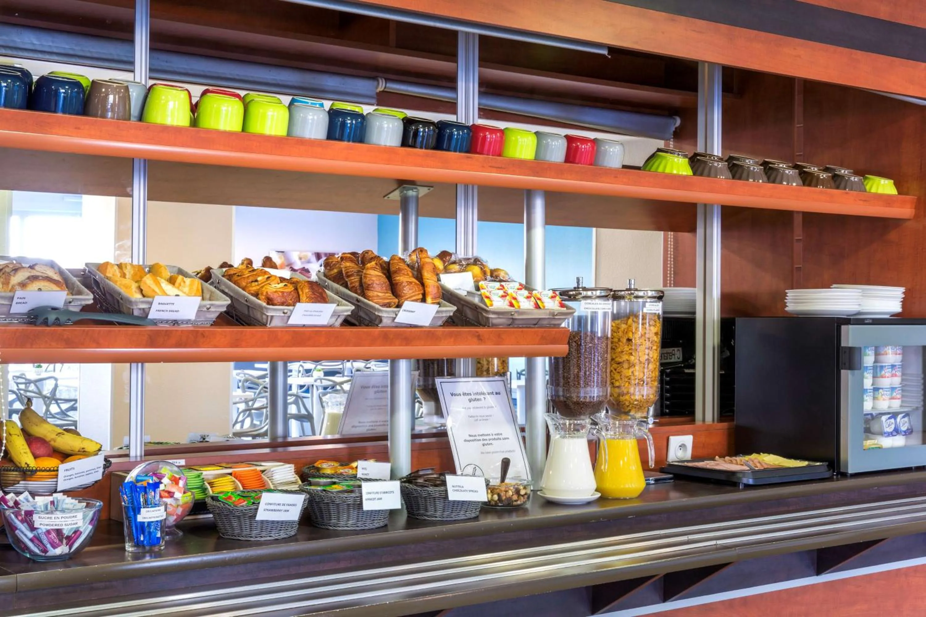 Dining area in Sure Hotel by Best Western Saint-Amand-Les-Eaux