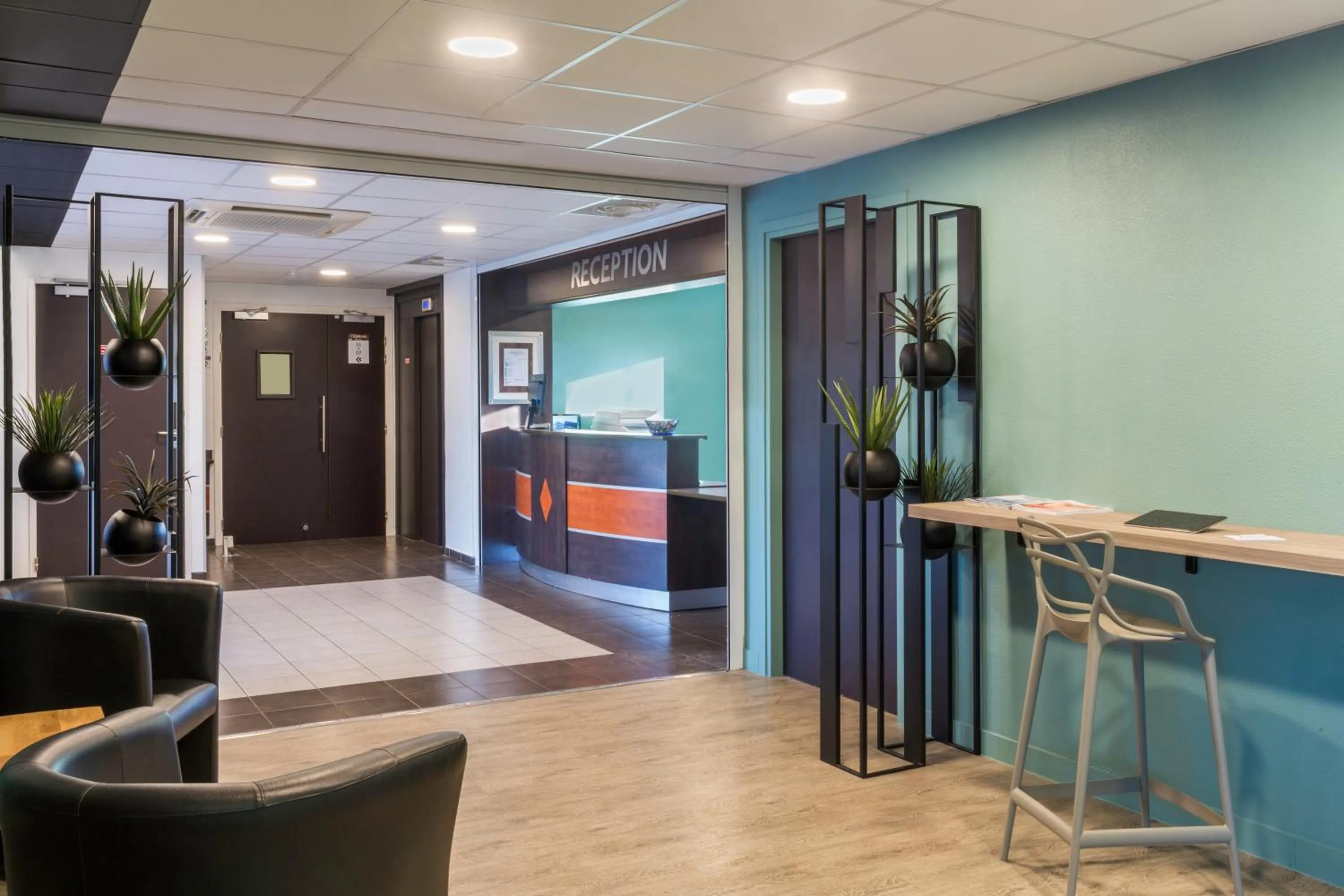 Lobby or reception in Sure Hotel by Best Western Saint-Amand-Les-Eaux