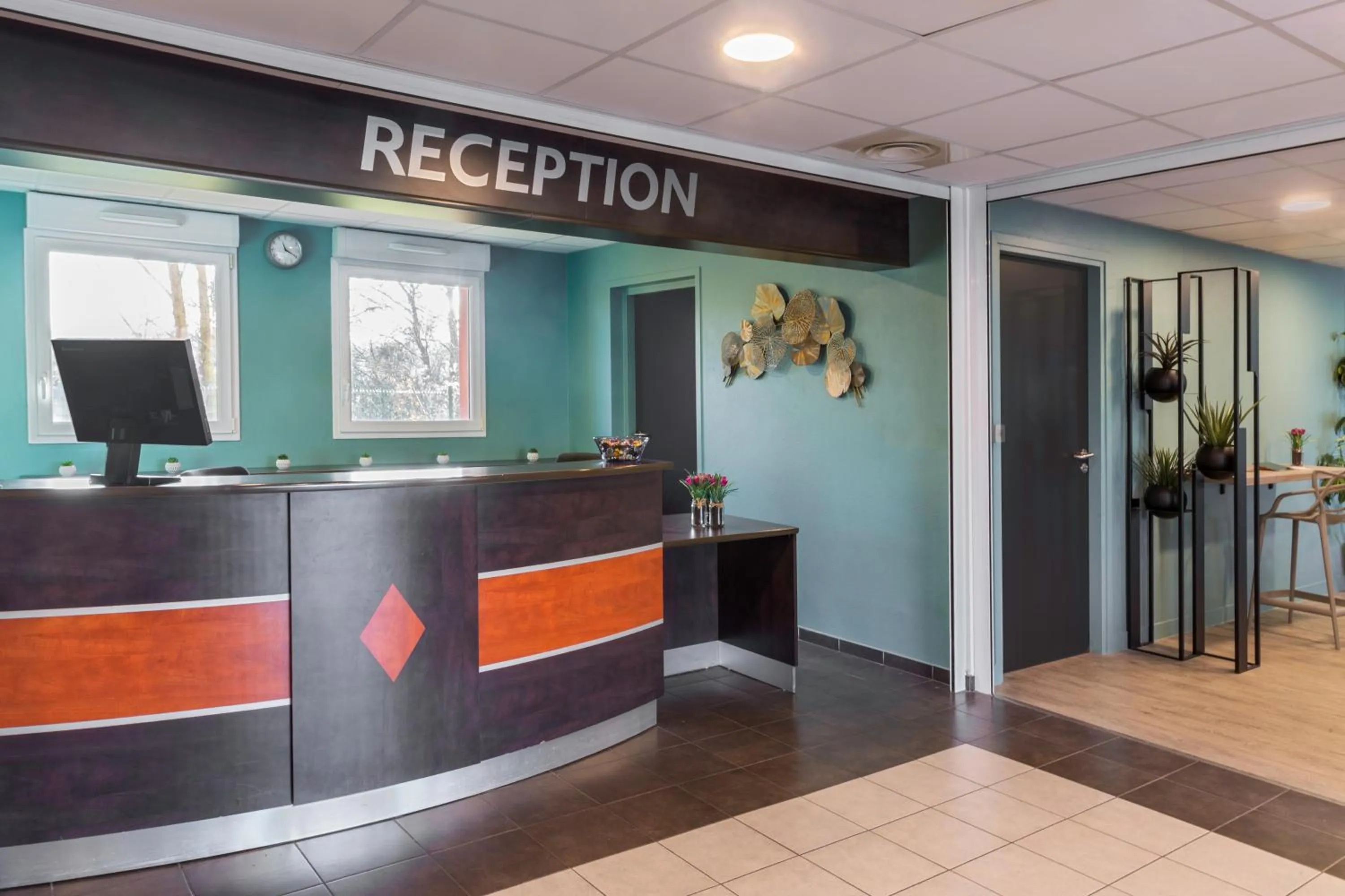 Lobby or reception in Sure Hotel by Best Western Saint-Amand-Les-Eaux