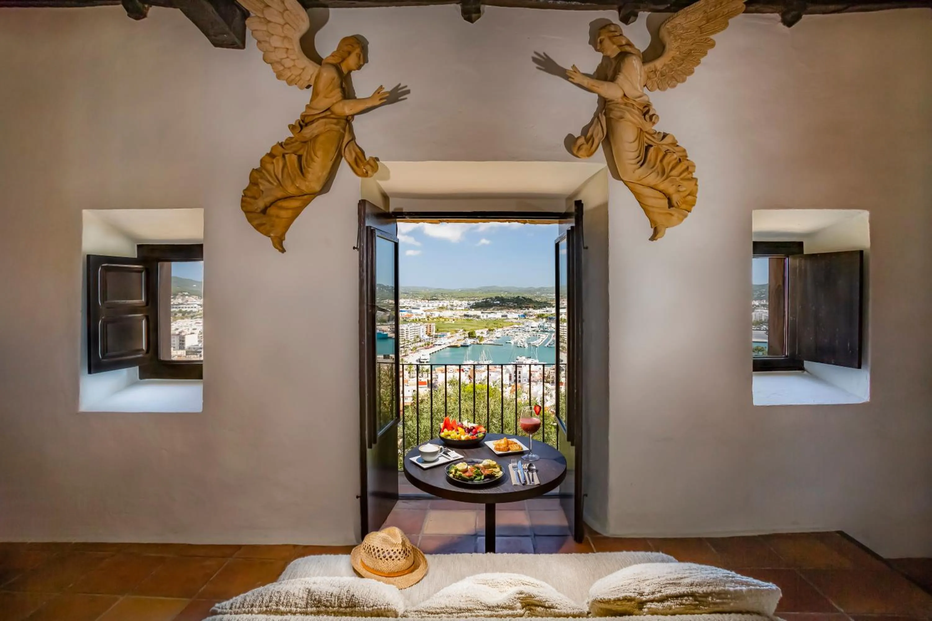 Food and drinks, Bed in Hotel La Torre del Canonigo - Small Luxury Hotels