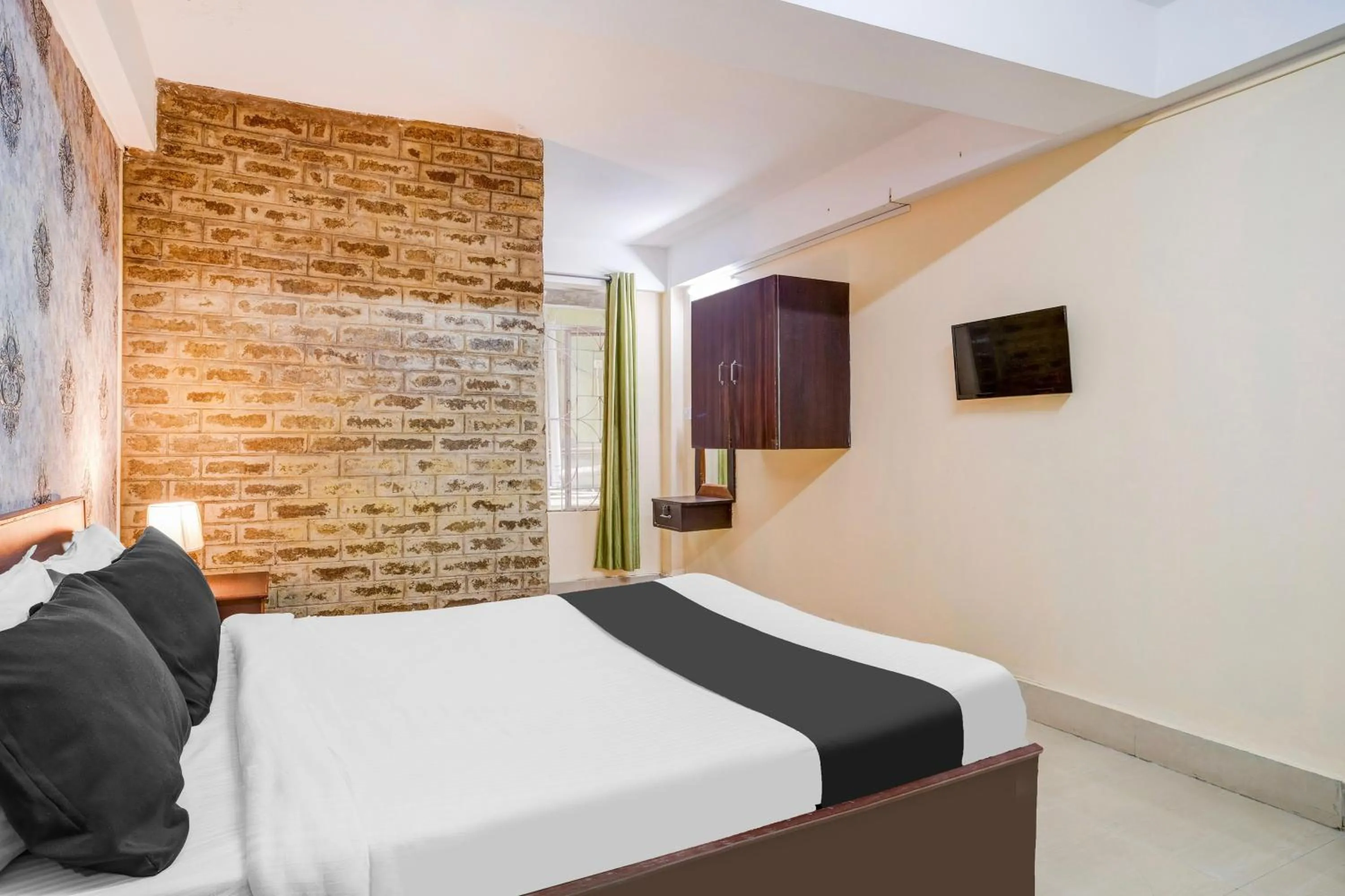 Bedroom, Bed in Super Hotel O Shillong Formerly Balaji Guest House