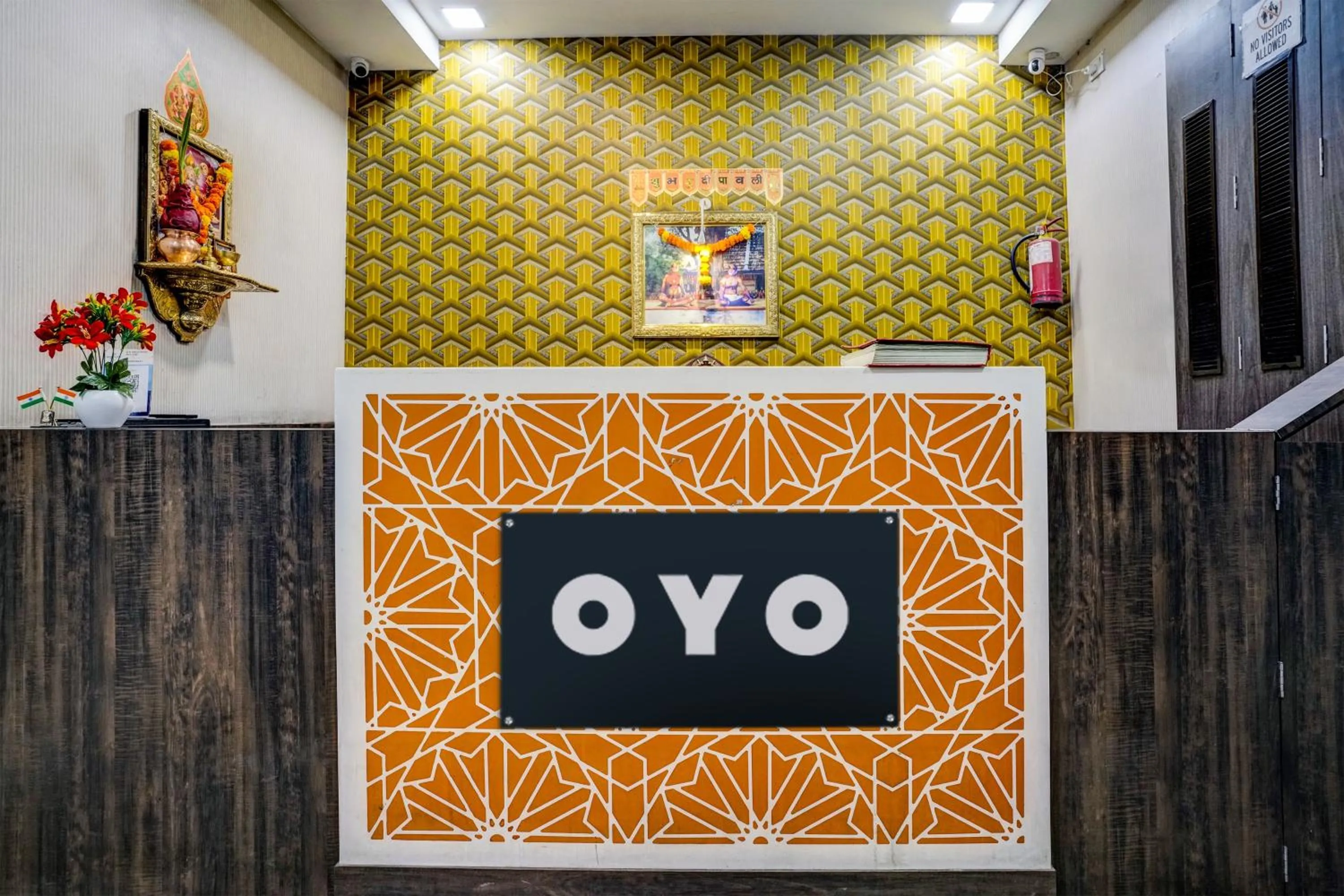 Lobby or reception in Hotel O Lotus Residency Near Anand Nagar Metro Station