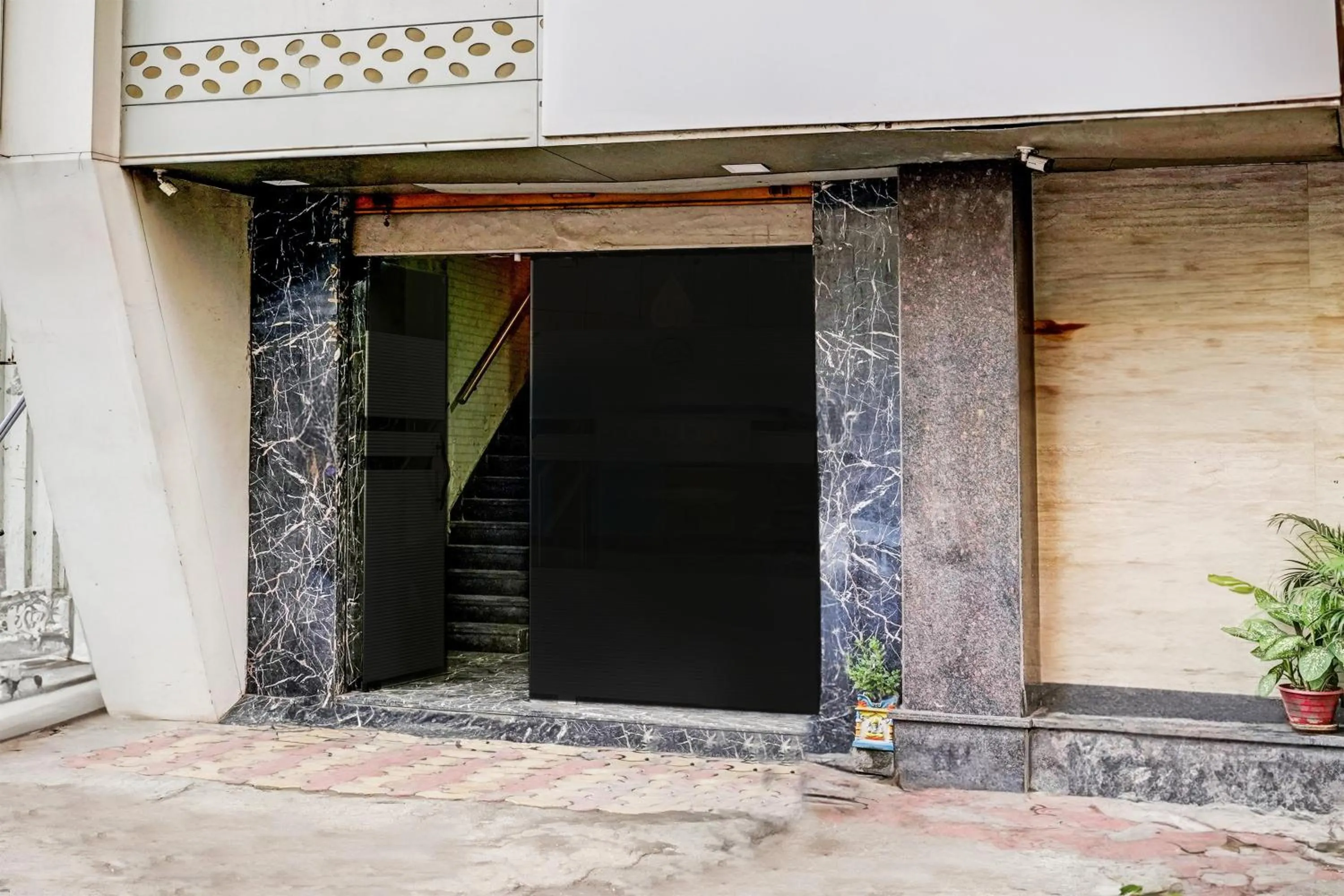 Facade/entrance in Hotel O Lotus Residency Near Anand Nagar Metro Station