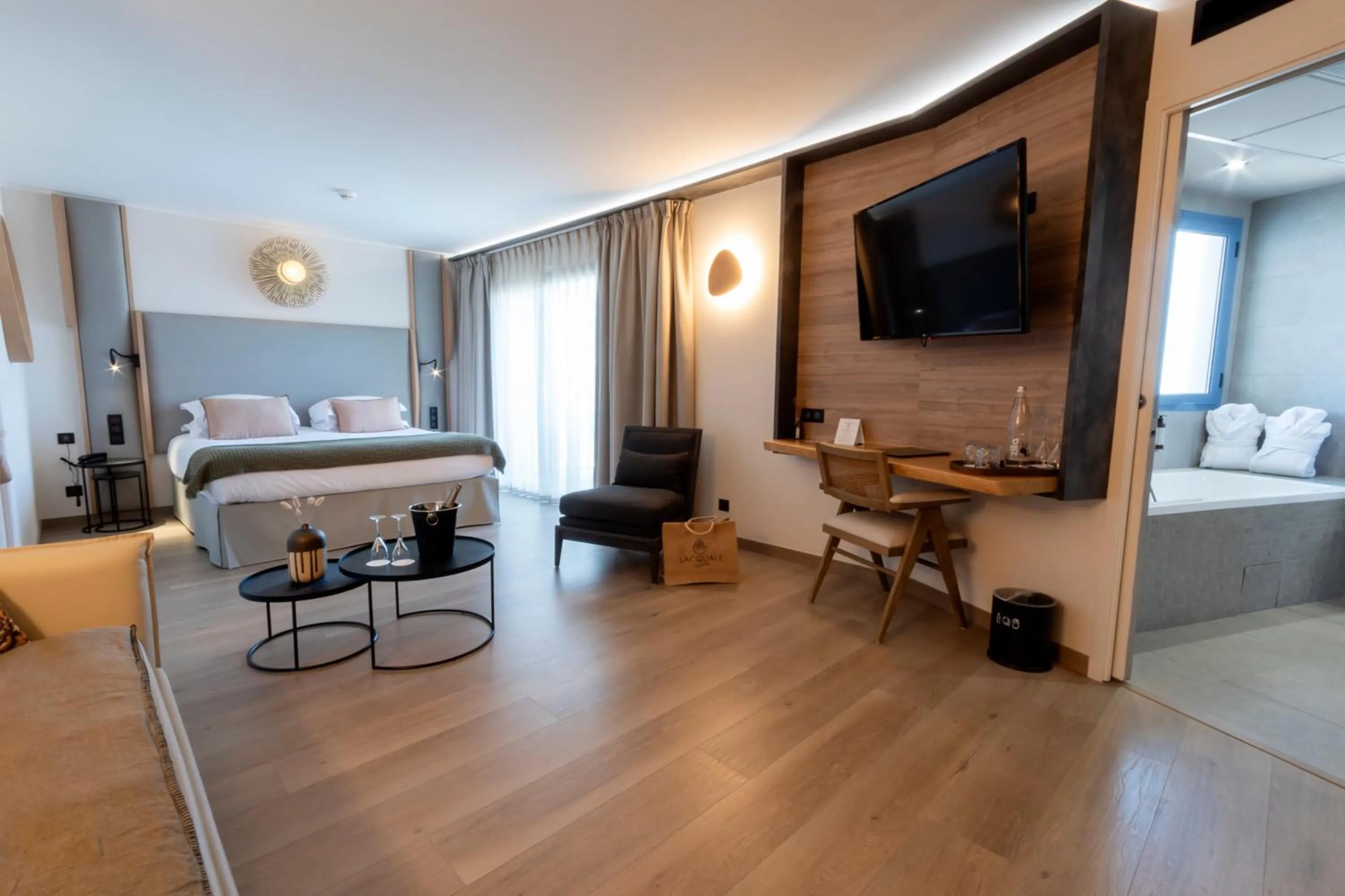 Photo of the whole room, Bed in Hotel L'Acquale