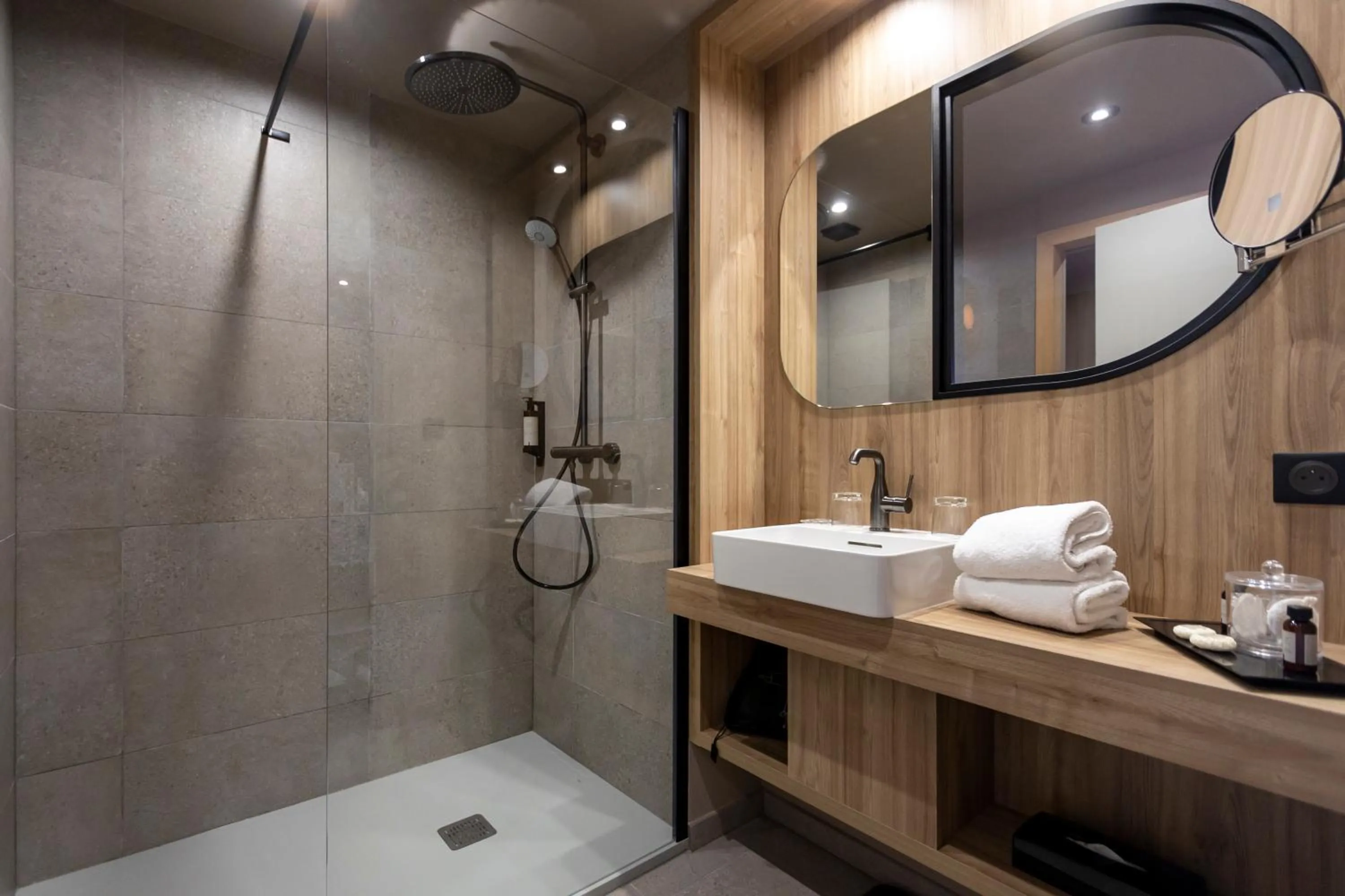 Bathroom in Hotel L'Acquale