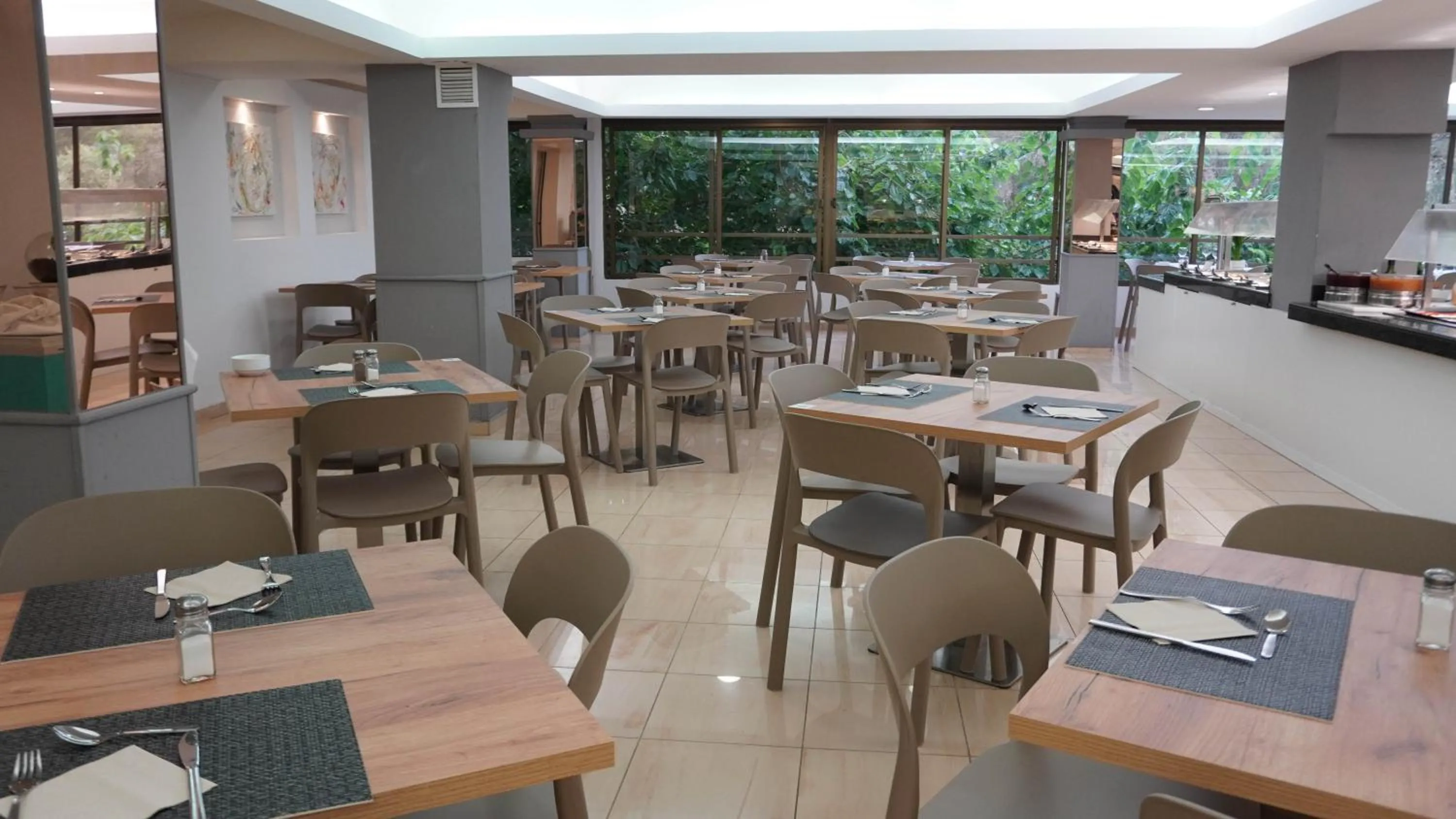 Restaurant/places to eat in O7 Alea