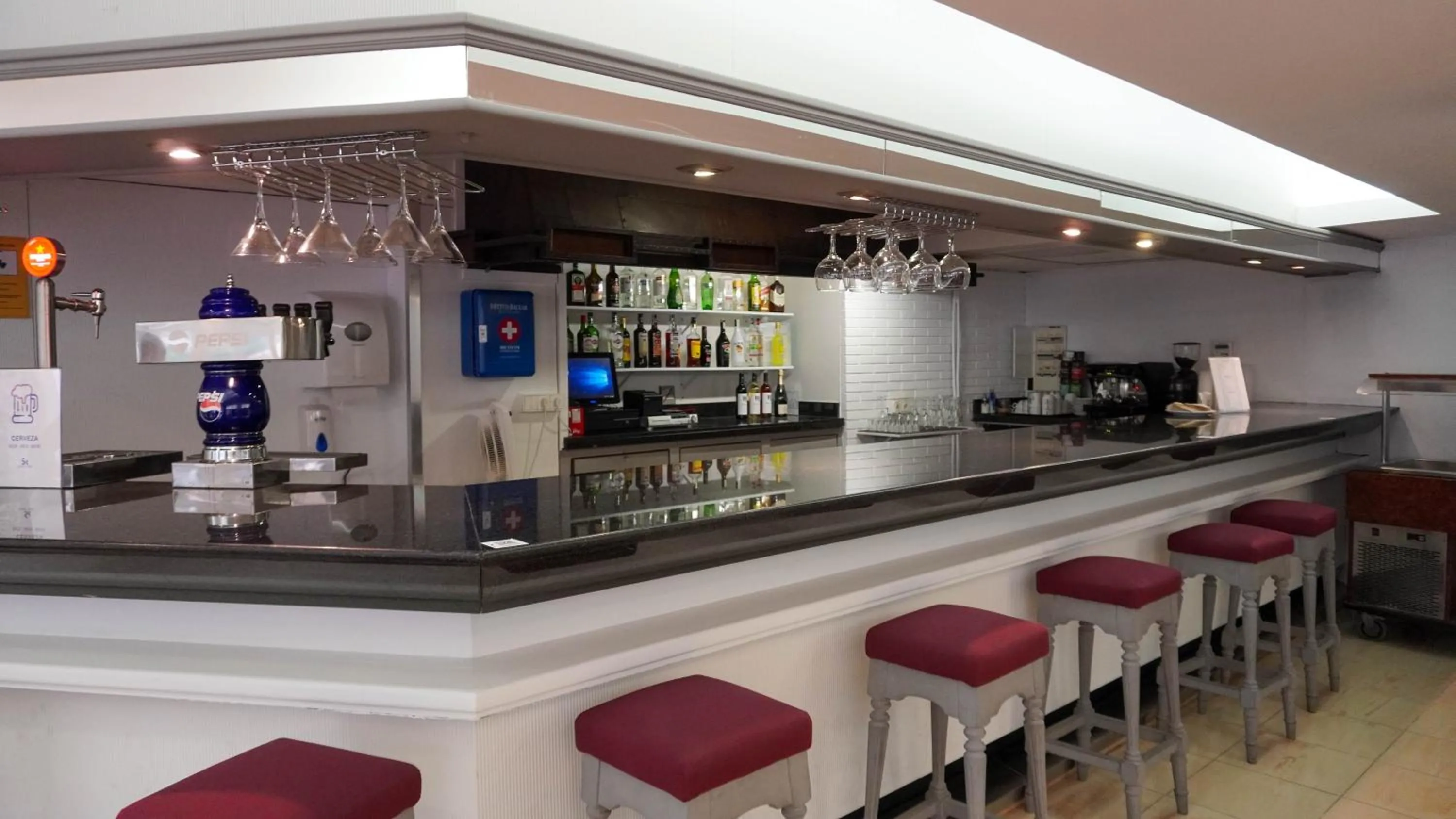 Coffee/tea facilities in O7 Alea