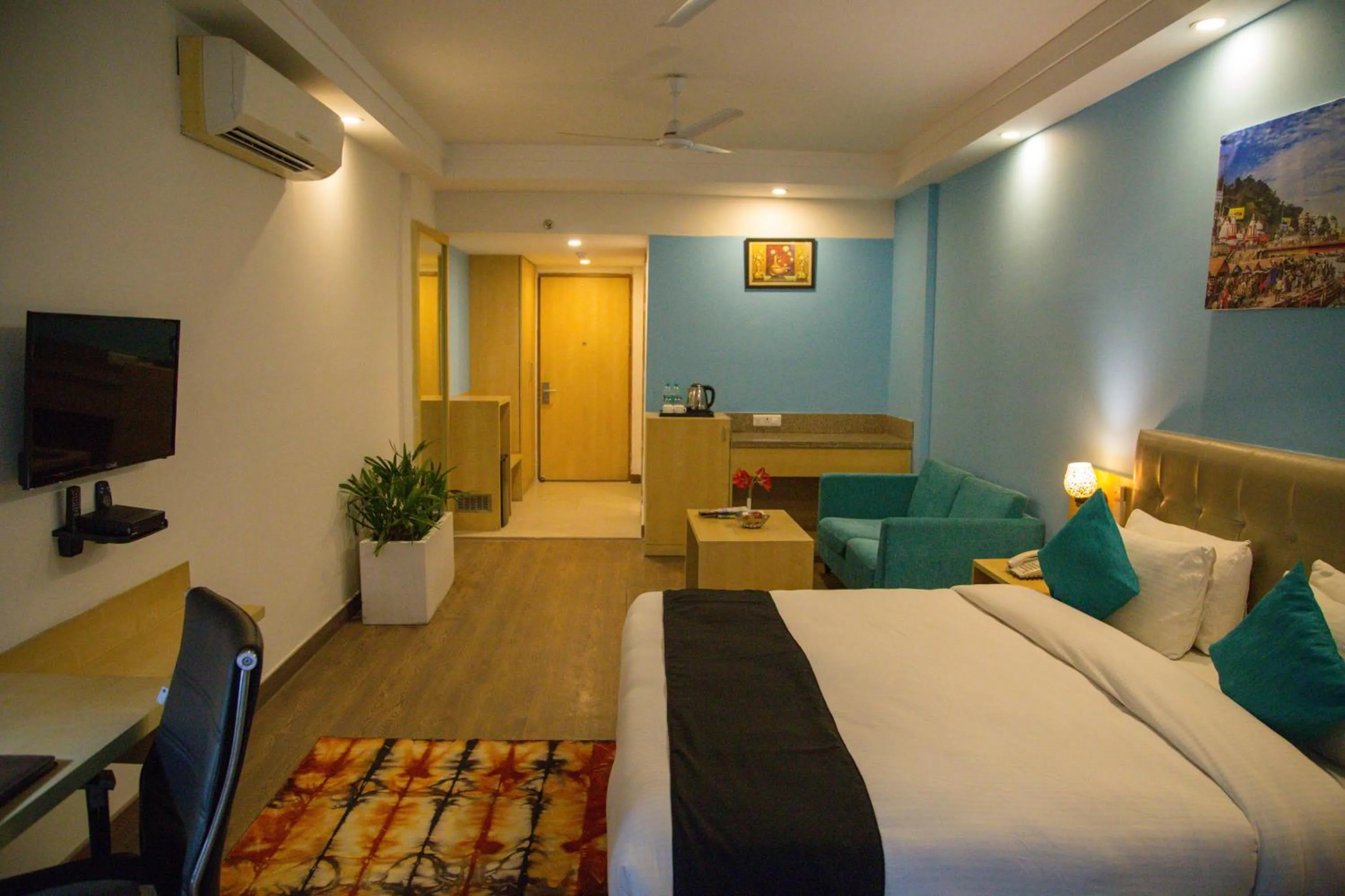 Bed in Four Leaf Service Suites, Haridwar