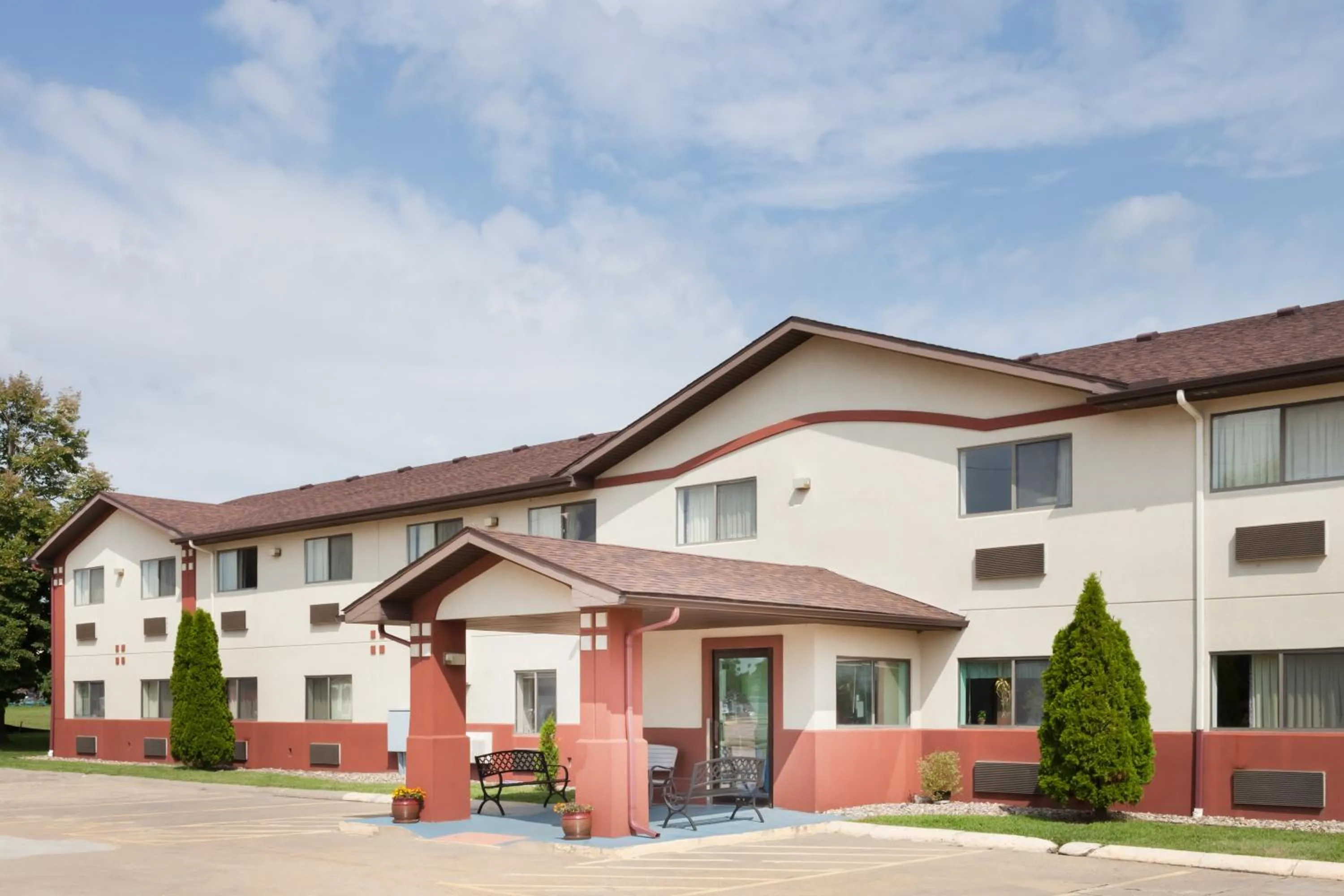 Property building in Super 8 by Wyndham Washington/Peoria Area
