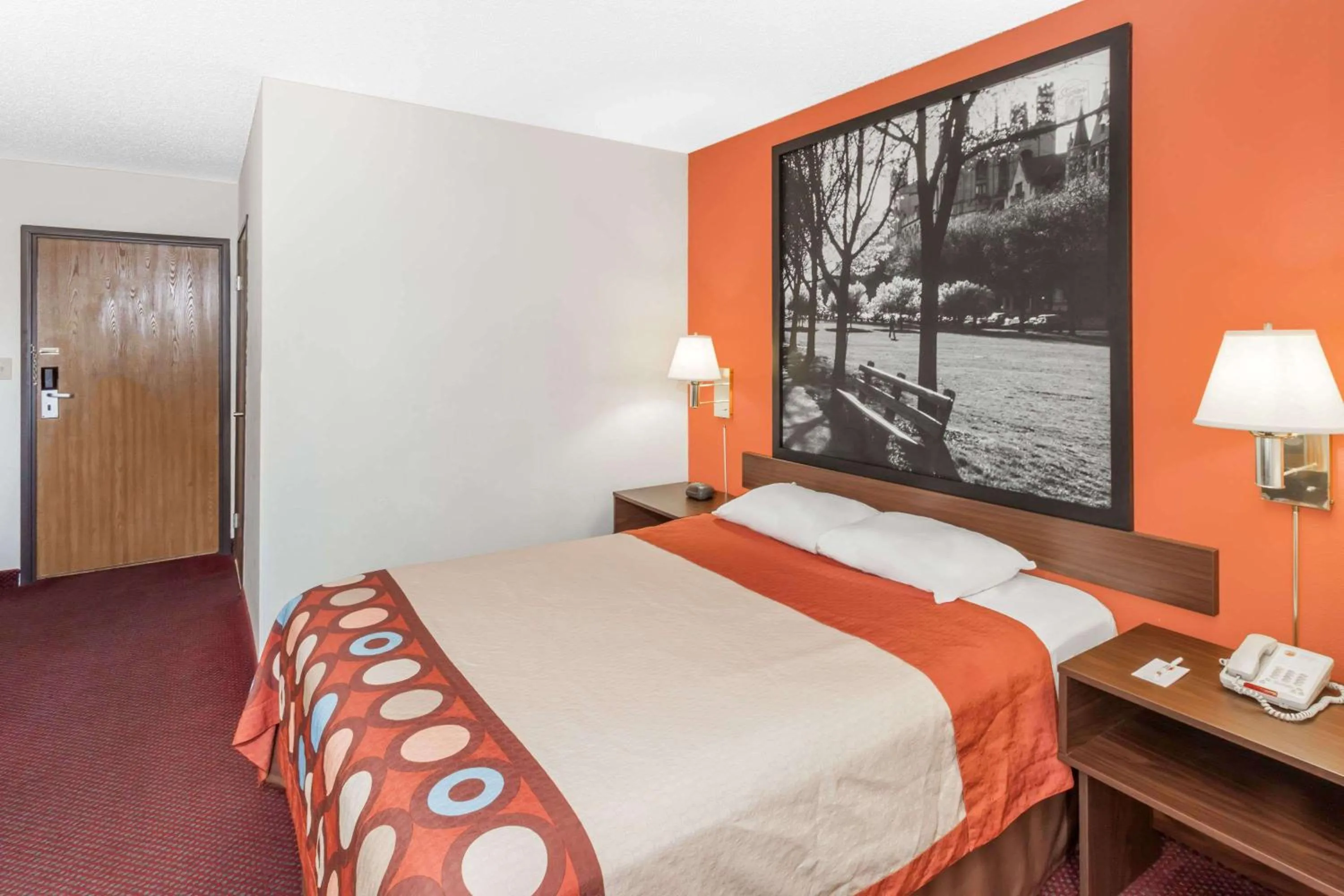 Photo of the whole room, Bed in Super 8 by Wyndham Washington/Peoria Area