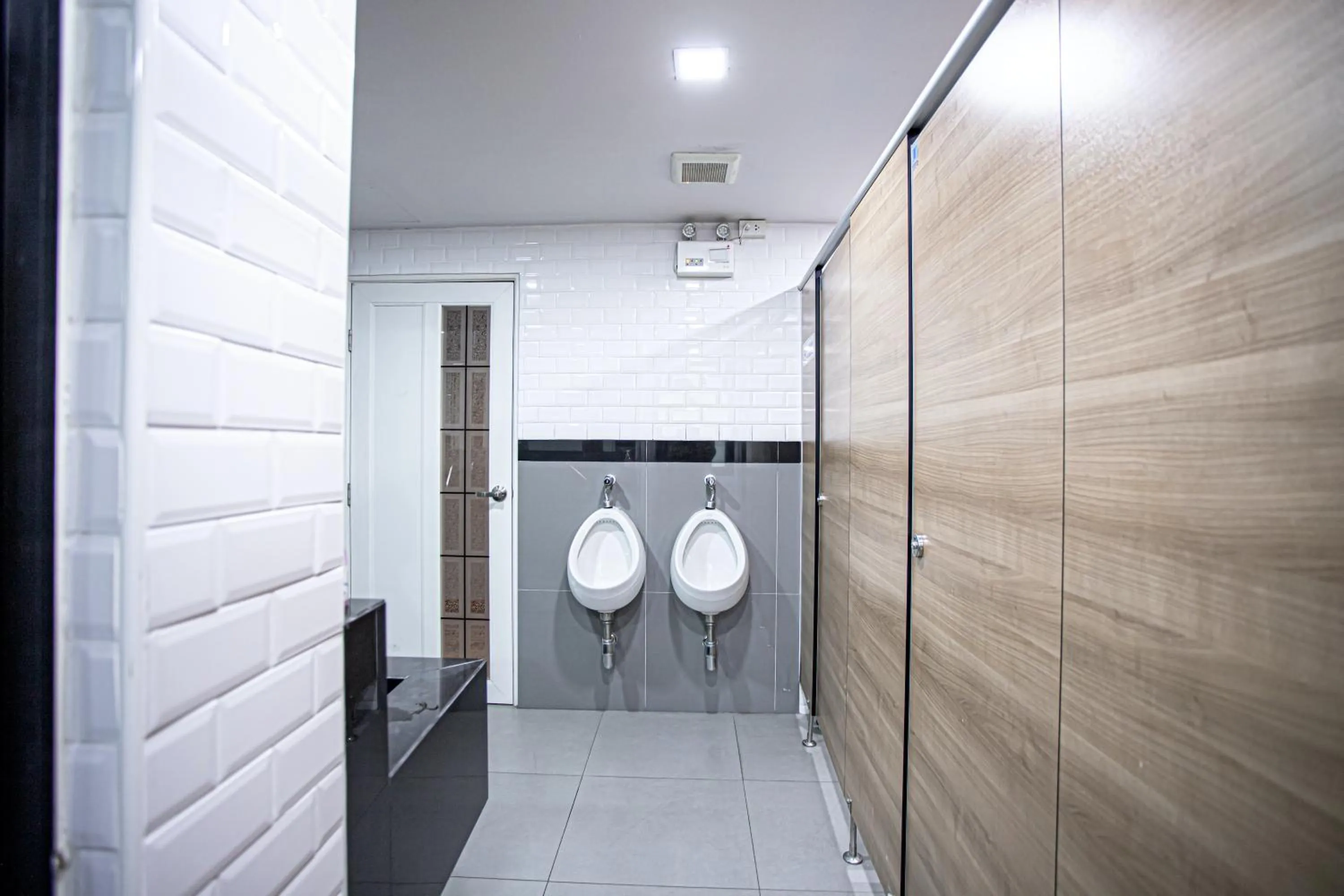 Toilet in Travelier Hostel