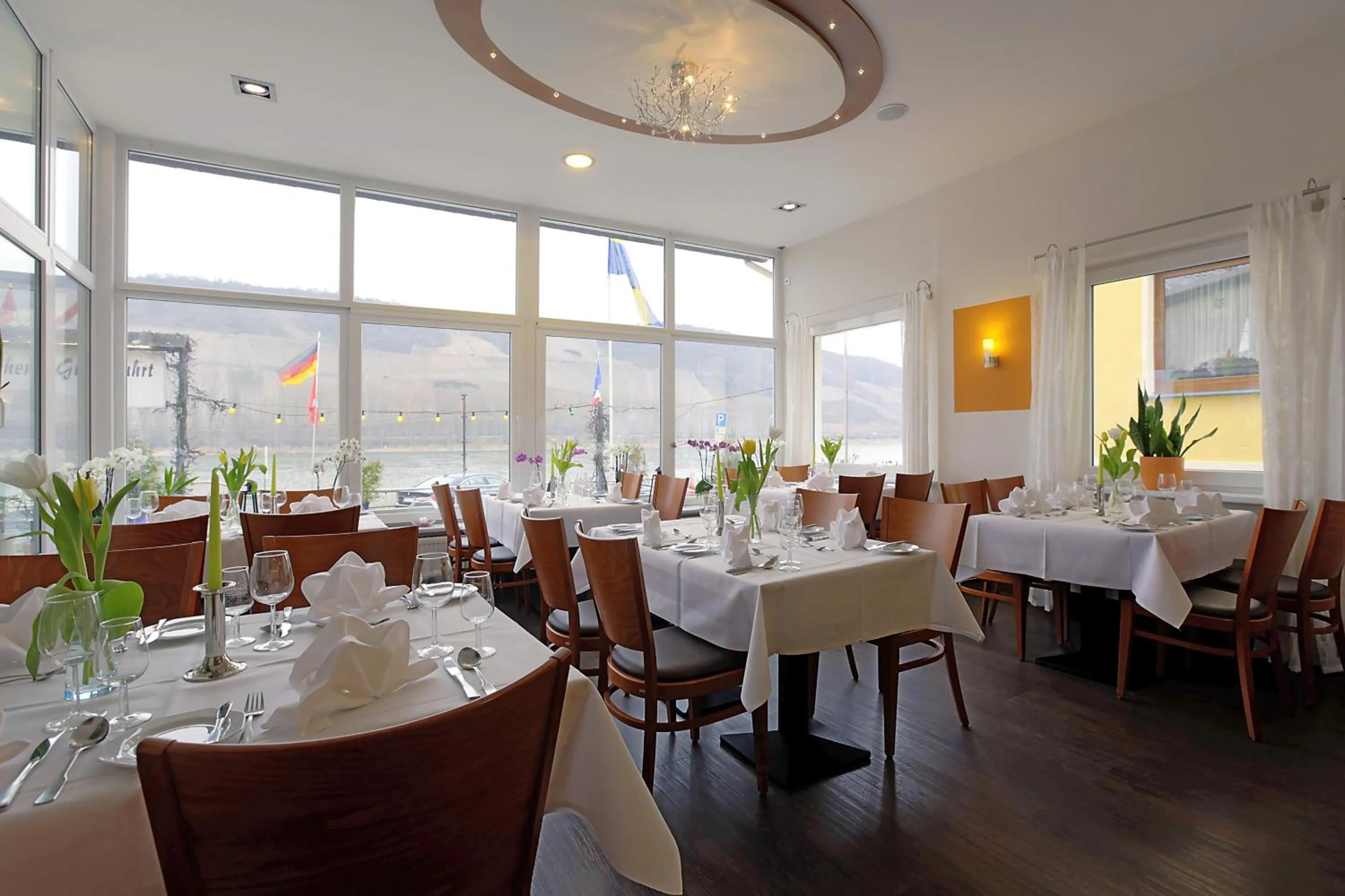 Restaurant/places to eat in Lindenhof