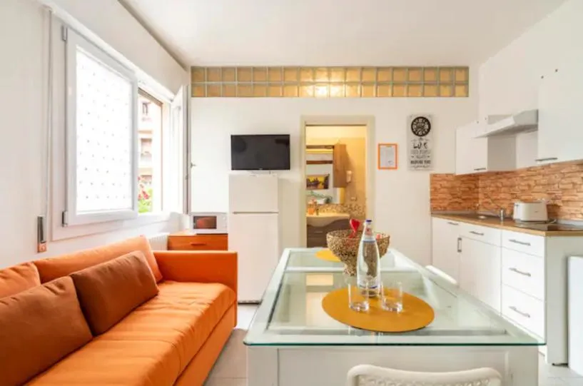 Kitchen or kitchenette in Monti Guesthouse