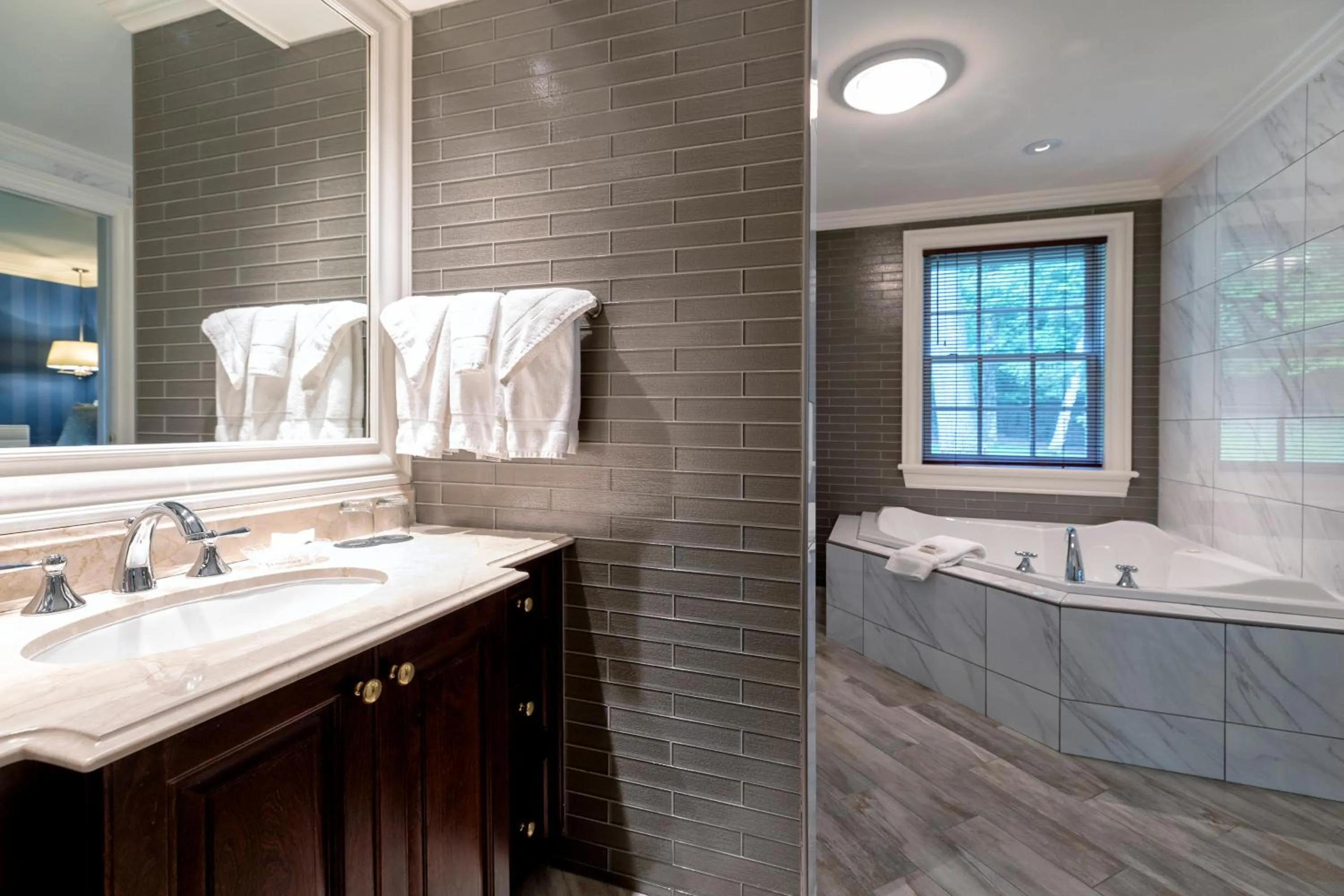 Bathroom in Ripplecove Hotel & Spa