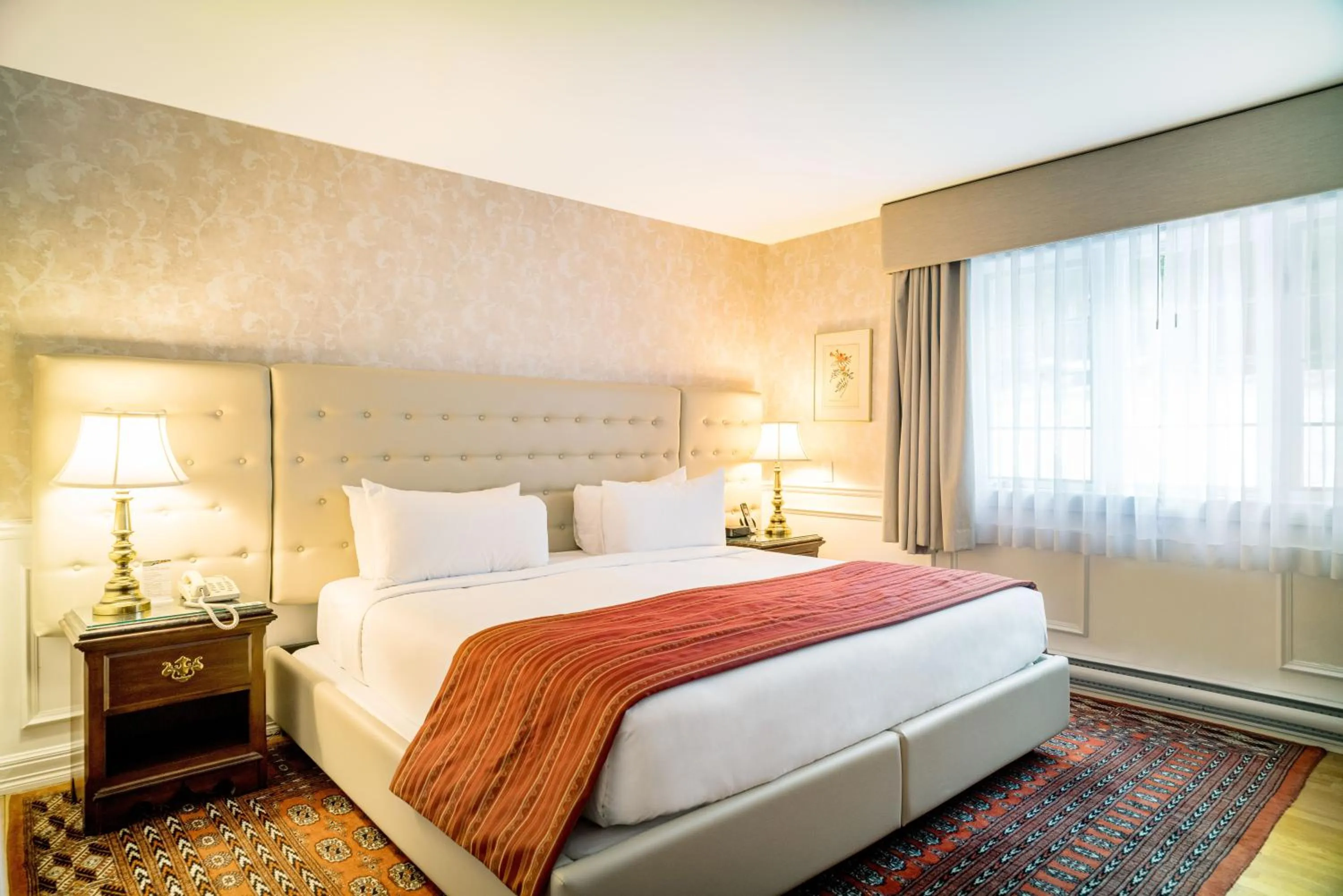 Bed in Ripplecove Hotel & Spa