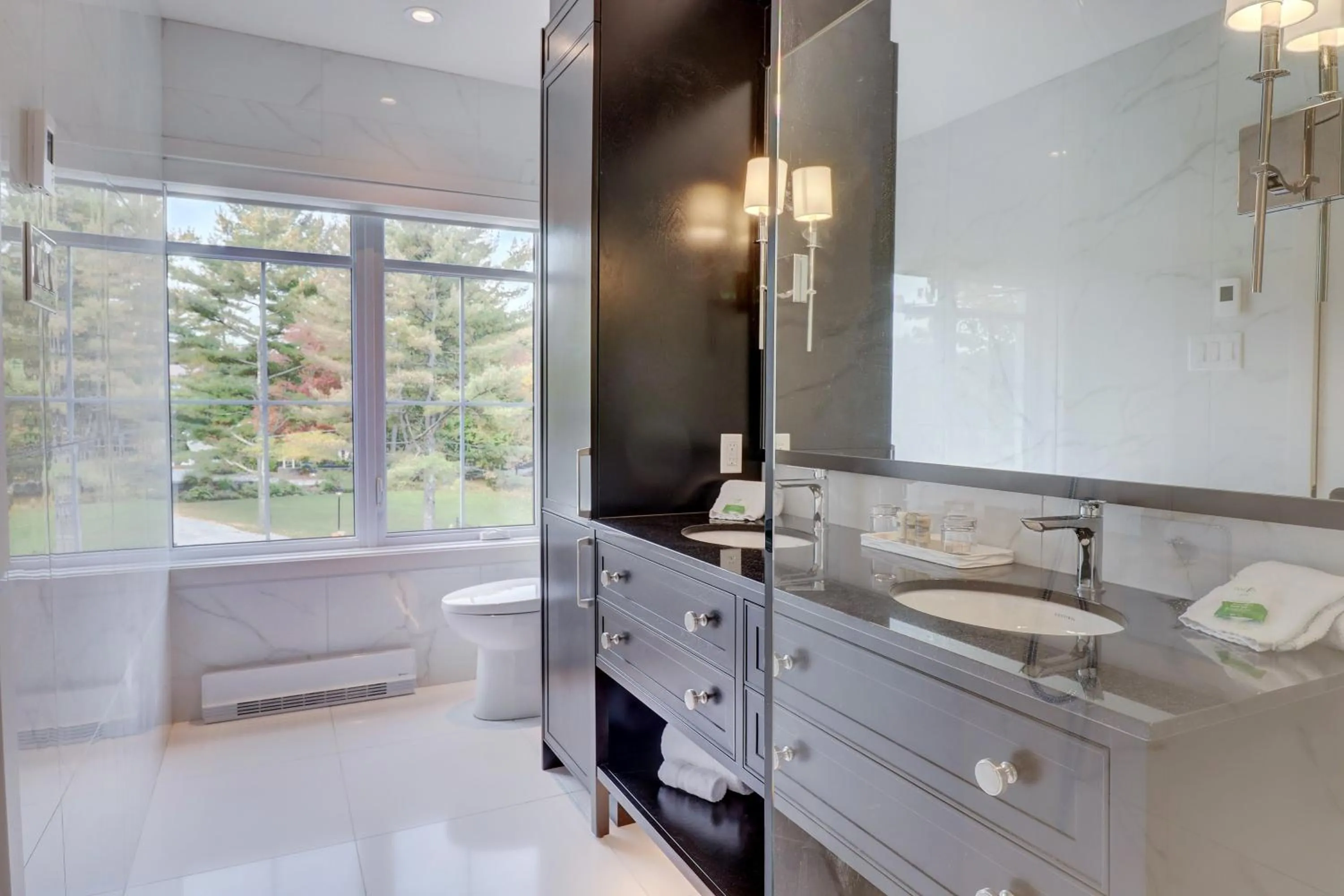 Bathroom in Ripplecove Hotel & Spa