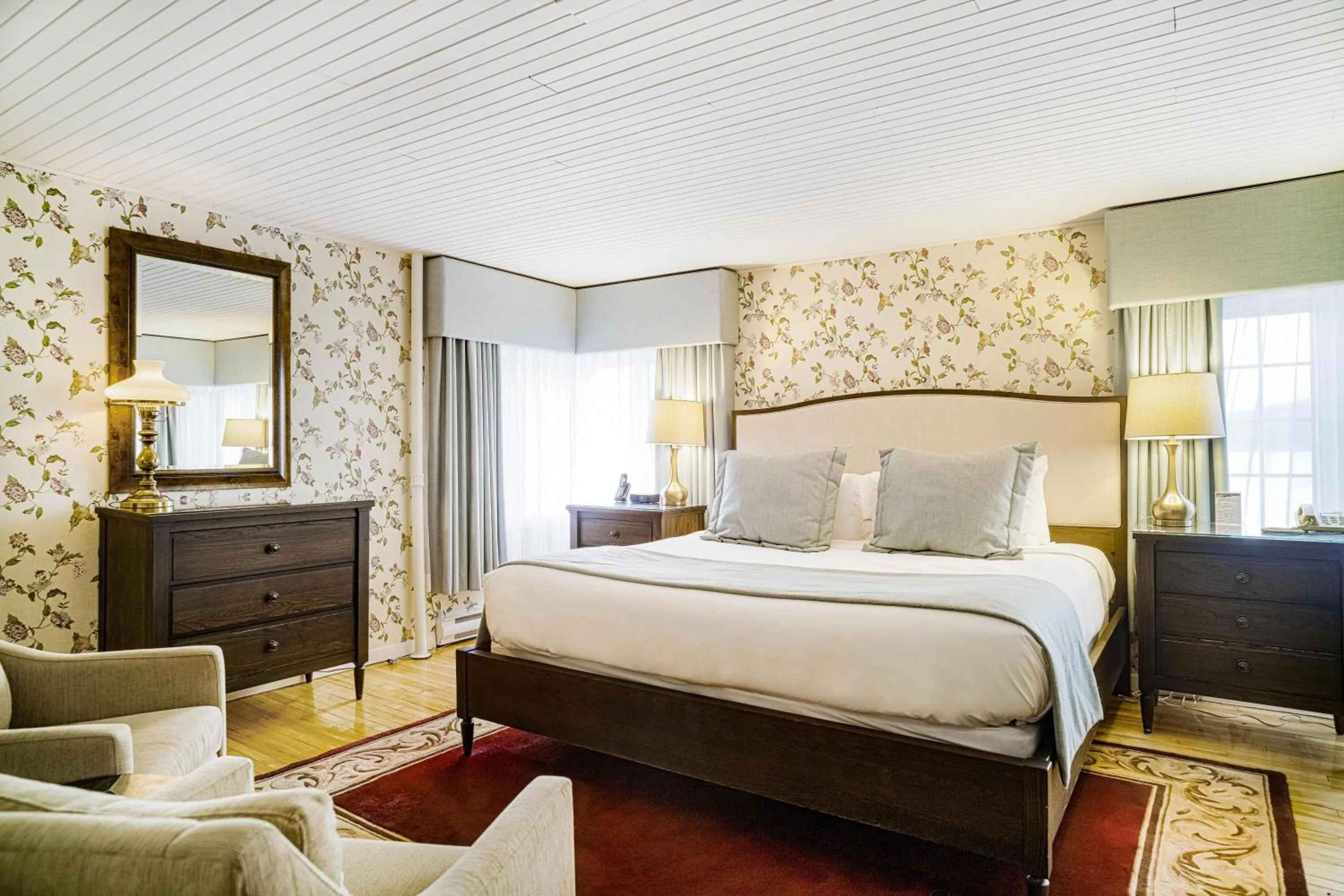 Bed in Ripplecove Hotel & Spa