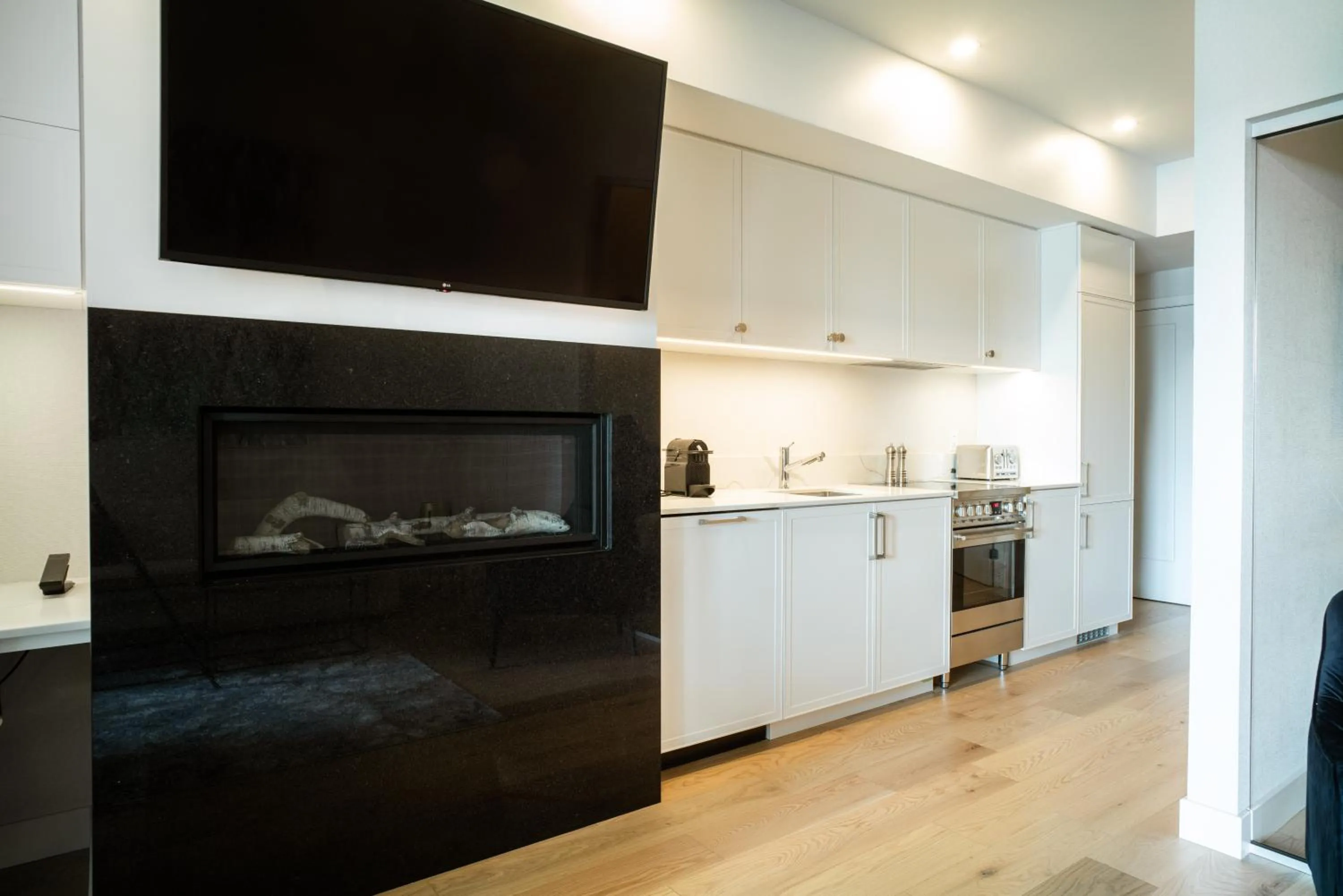 Kitchen or kitchenette in Ripplecove Hotel & Spa