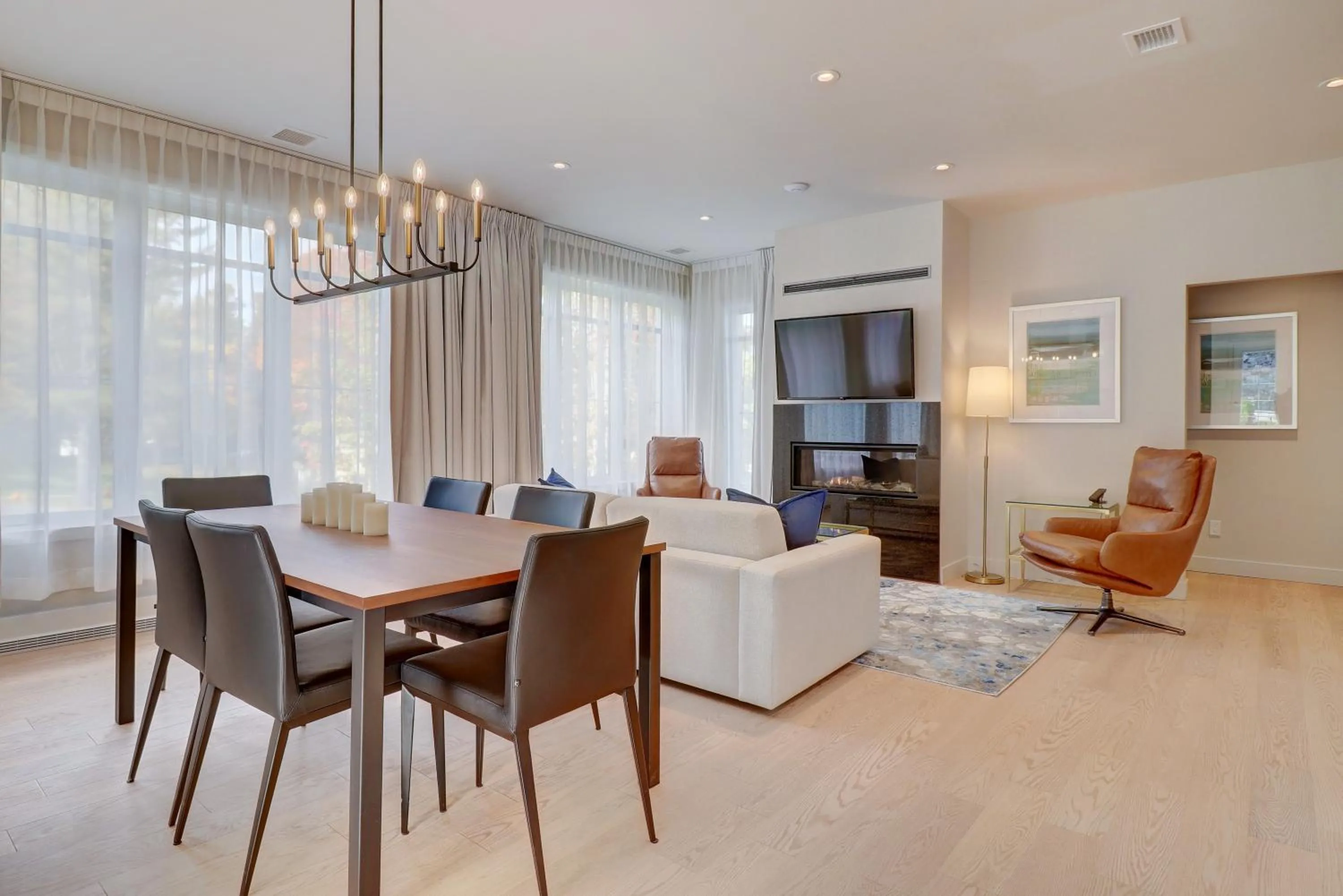 Communal lounge/ TV room in Ripplecove Hotel & Spa