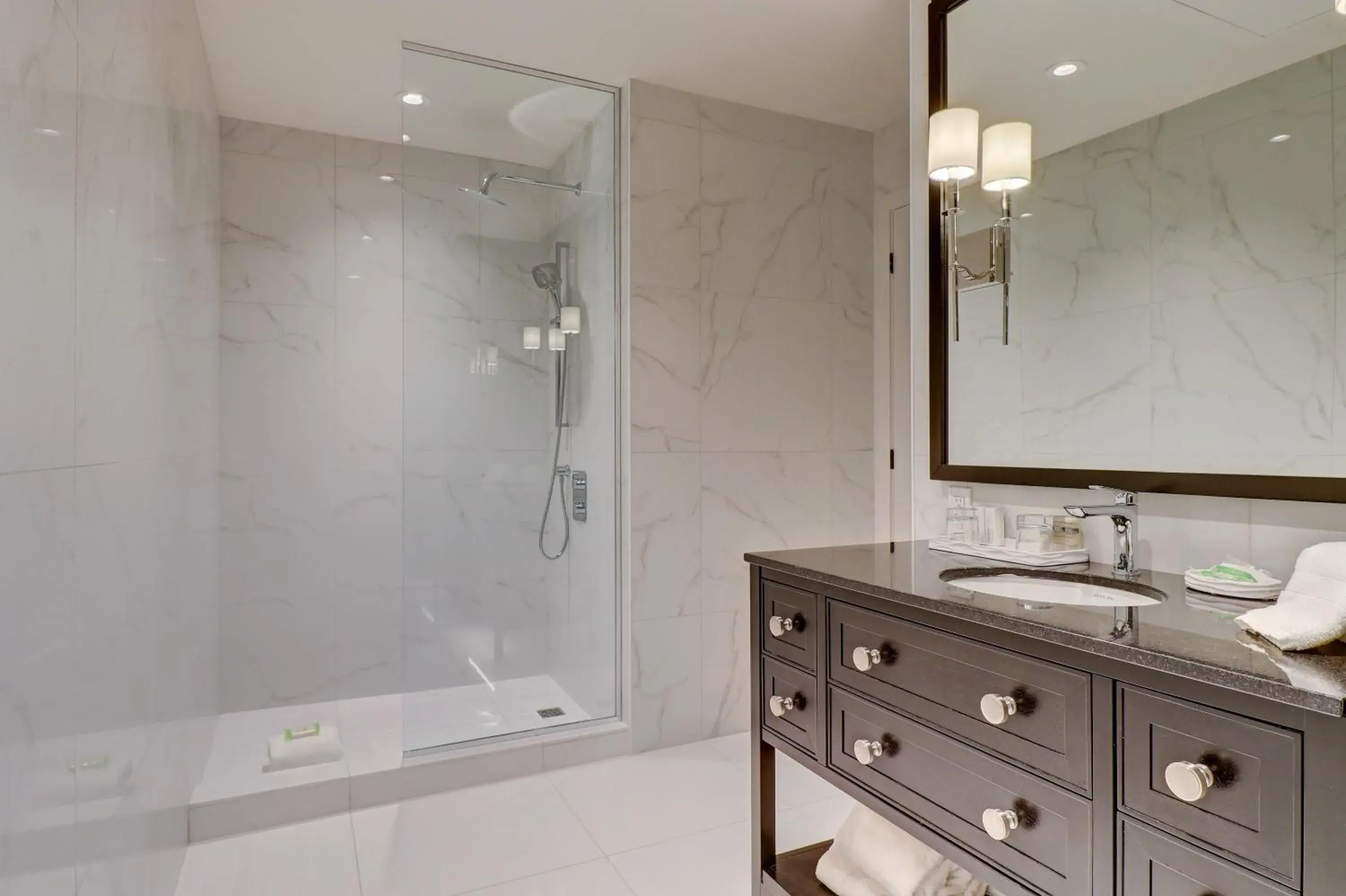 Superior Suite in Ripplecove Hotel & Spa Superior Suite in Ripplecove Hotel & Spa