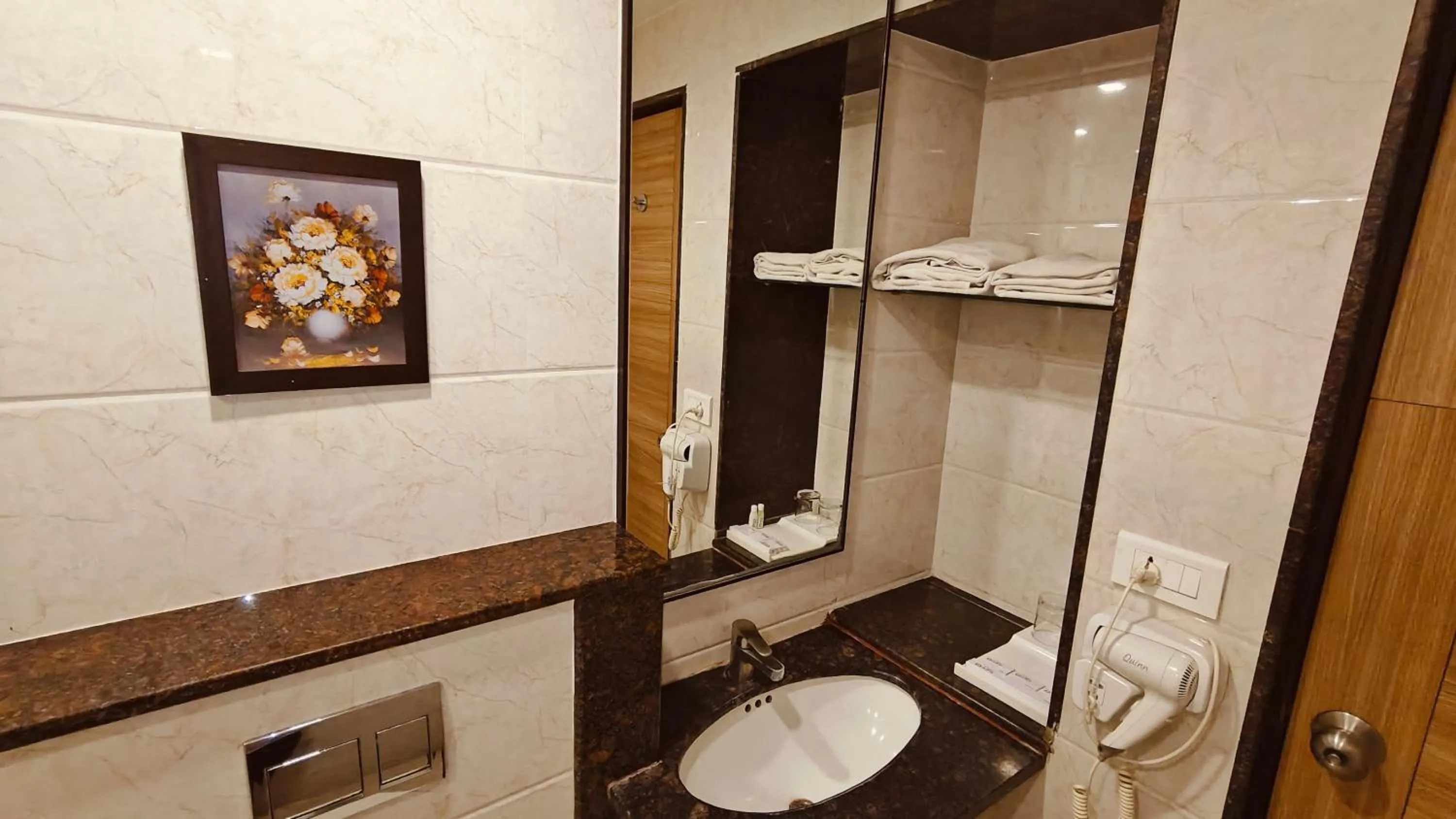 Toilet in ASR Parklane, A Bergamont Hotel - Hosur