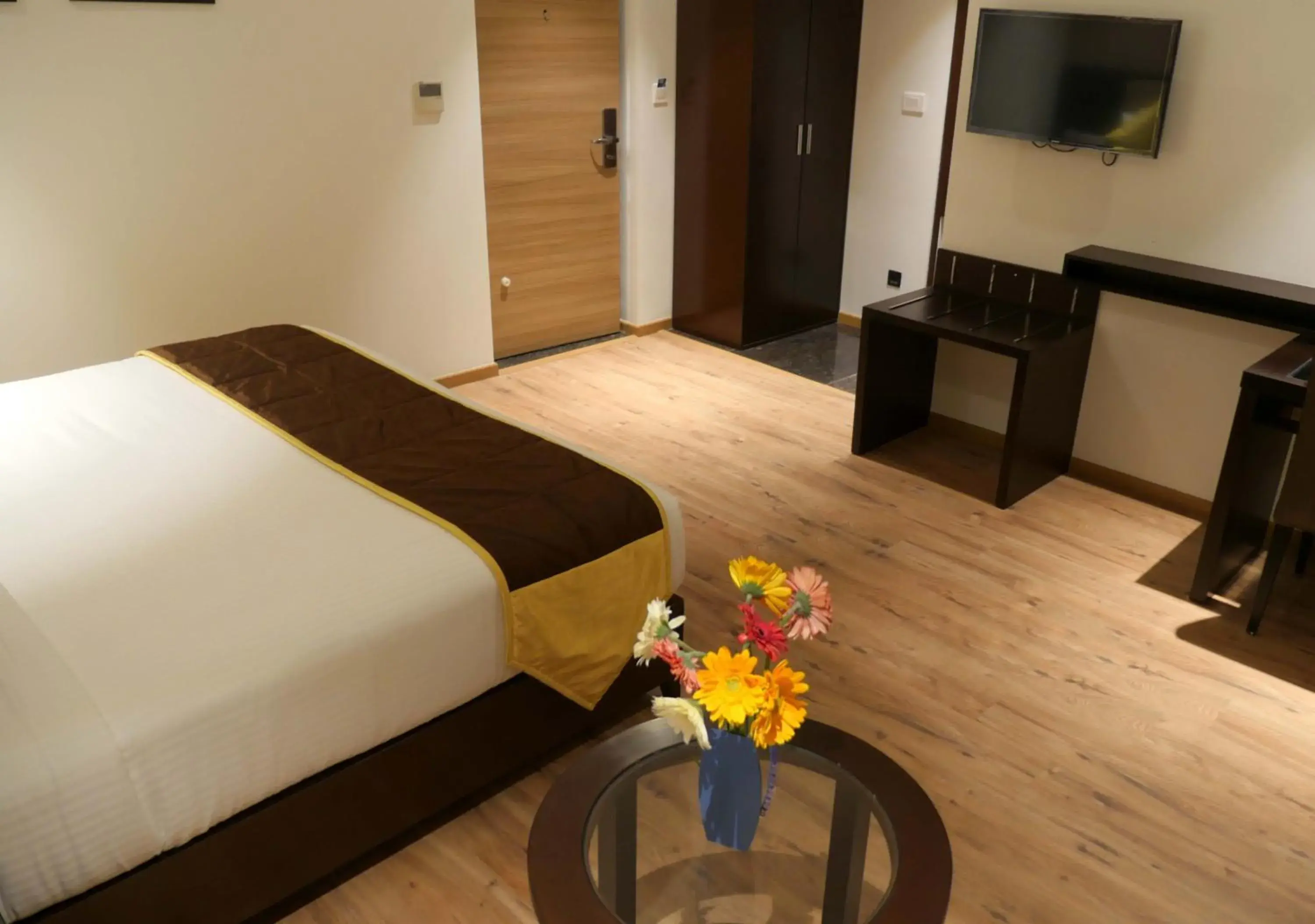 Large Double Room in ASR Parklane, A Bergamont Hotel - Hosur Large Double Room in ASR Parklane, A Bergamont Hotel - Hosur