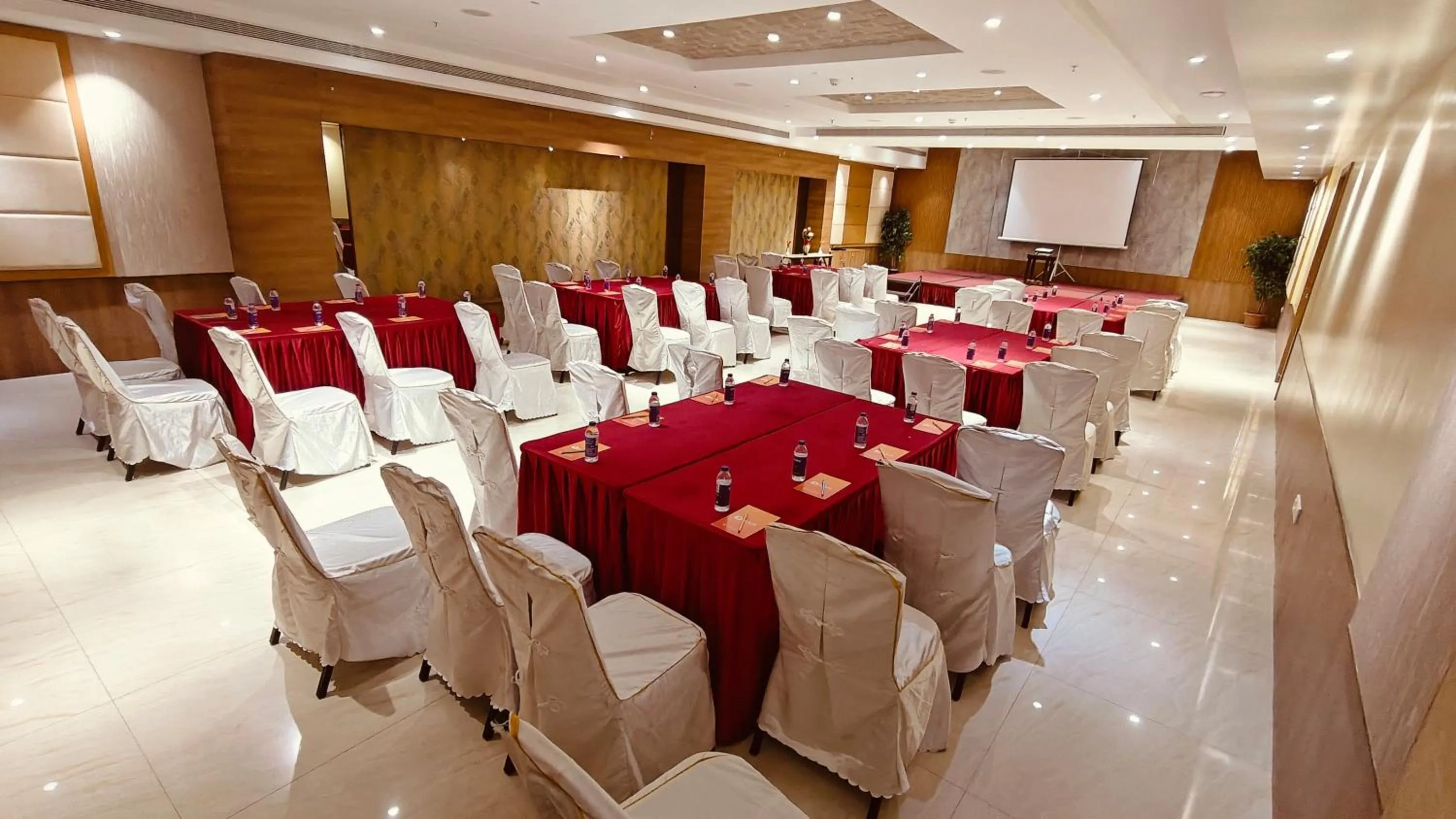 Seating area in ASR Parklane, A Bergamont Hotel - Hosur