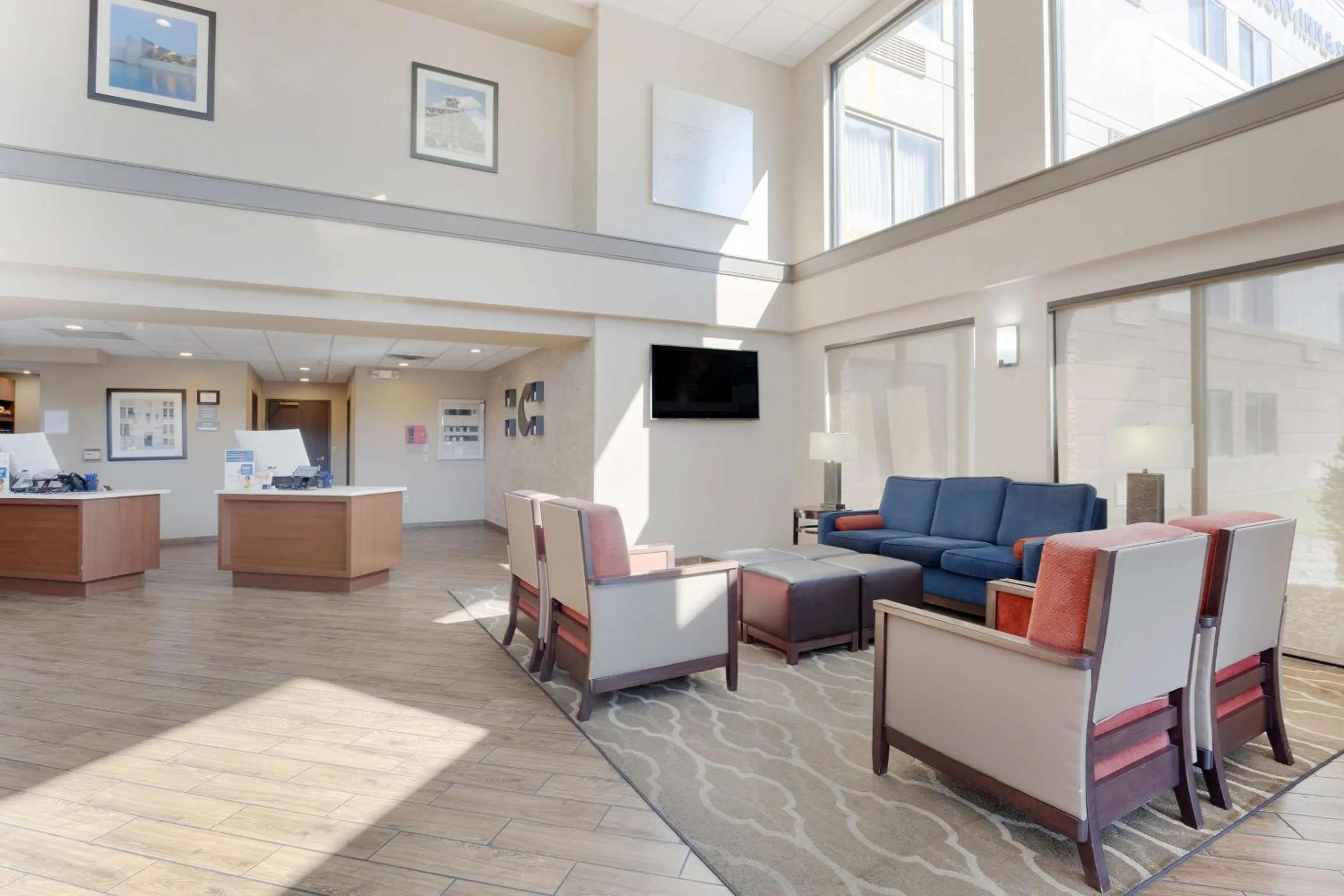 Lobby or reception in Comfort Inn & Suites Wichita Northeast