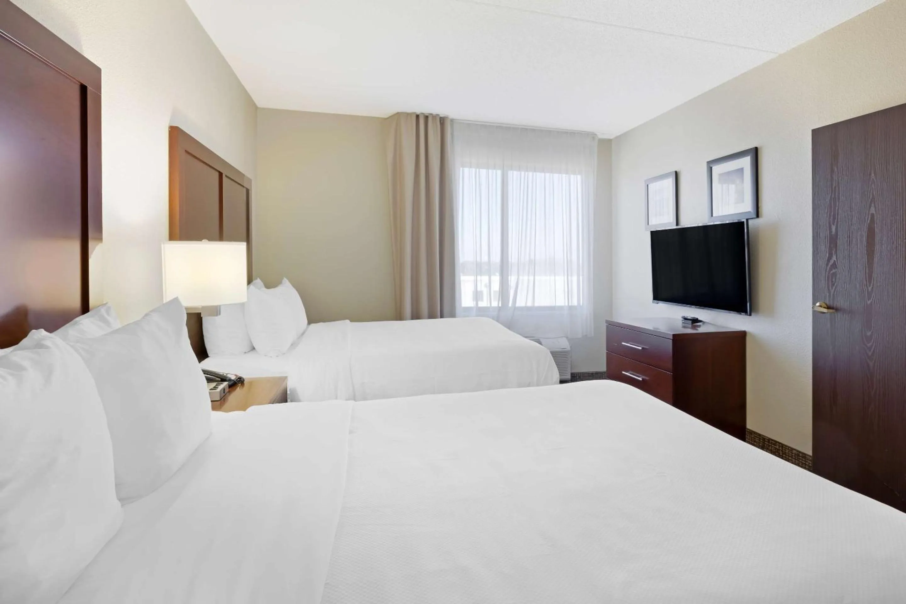 Bedroom, Bed in Comfort Inn & Suites Wichita Northeast