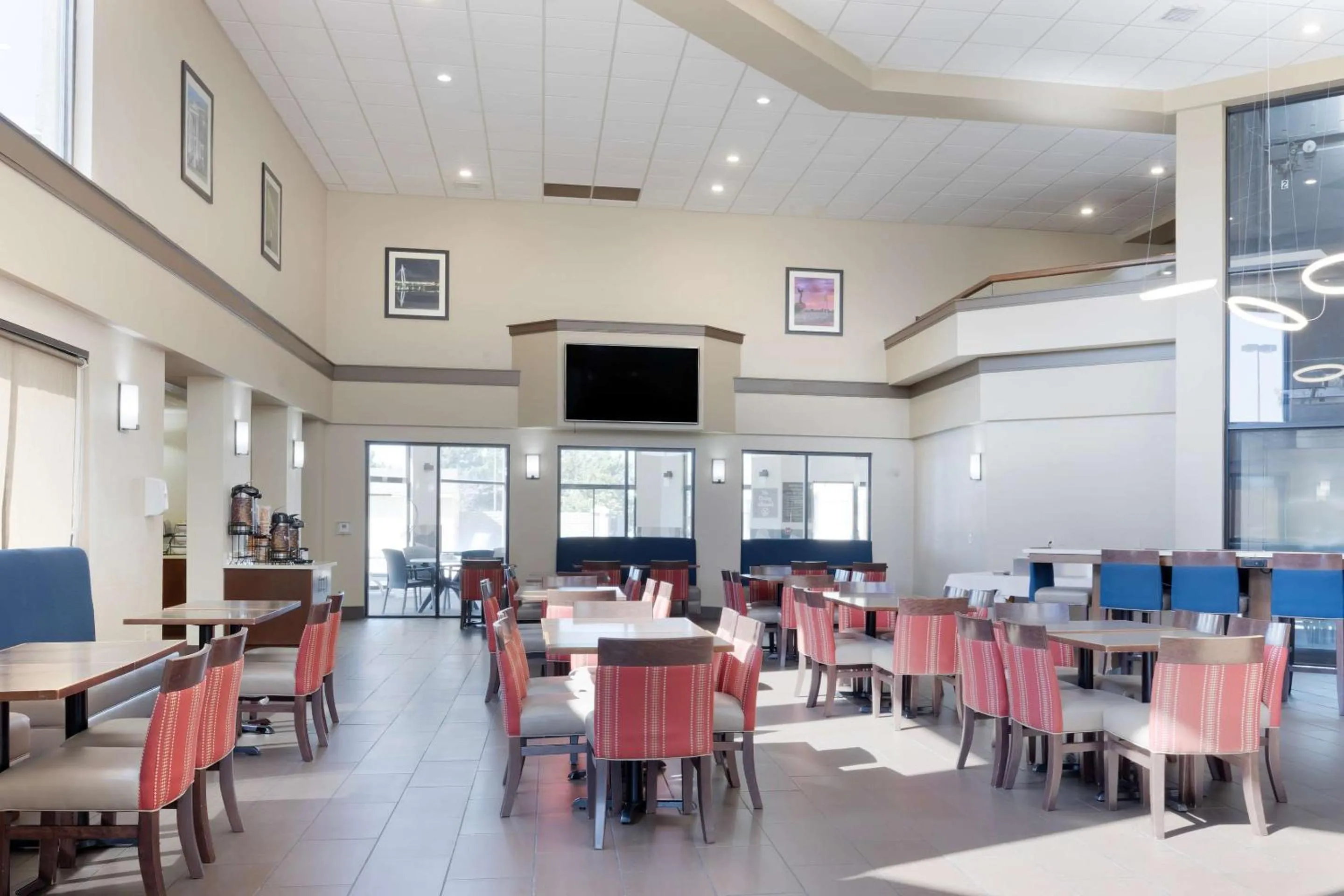 Breakfast in Comfort Inn & Suites Wichita Northeast