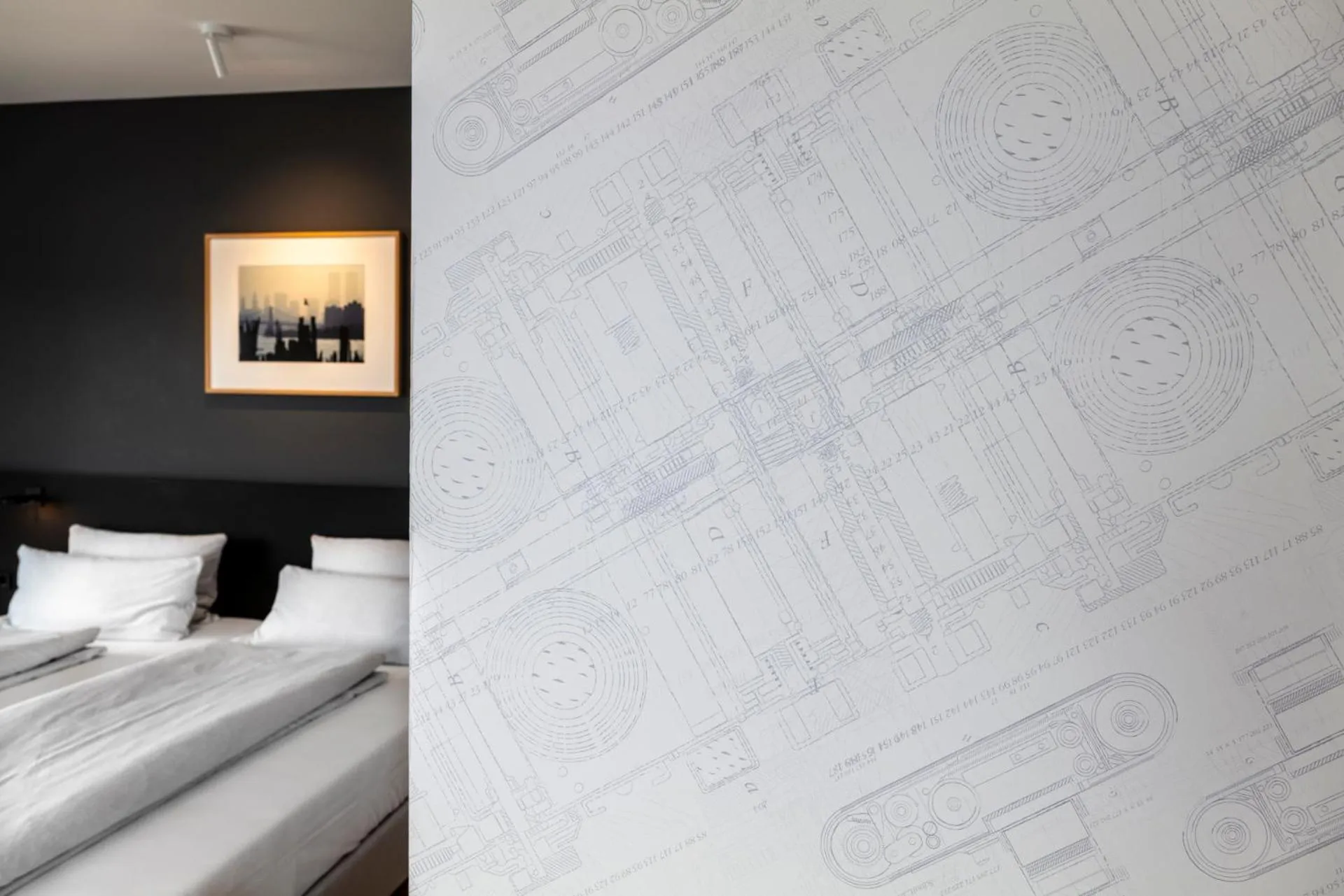 Photo of the whole room, Bed in Vienna House by Wyndham Ernst Leitz Wetzlar