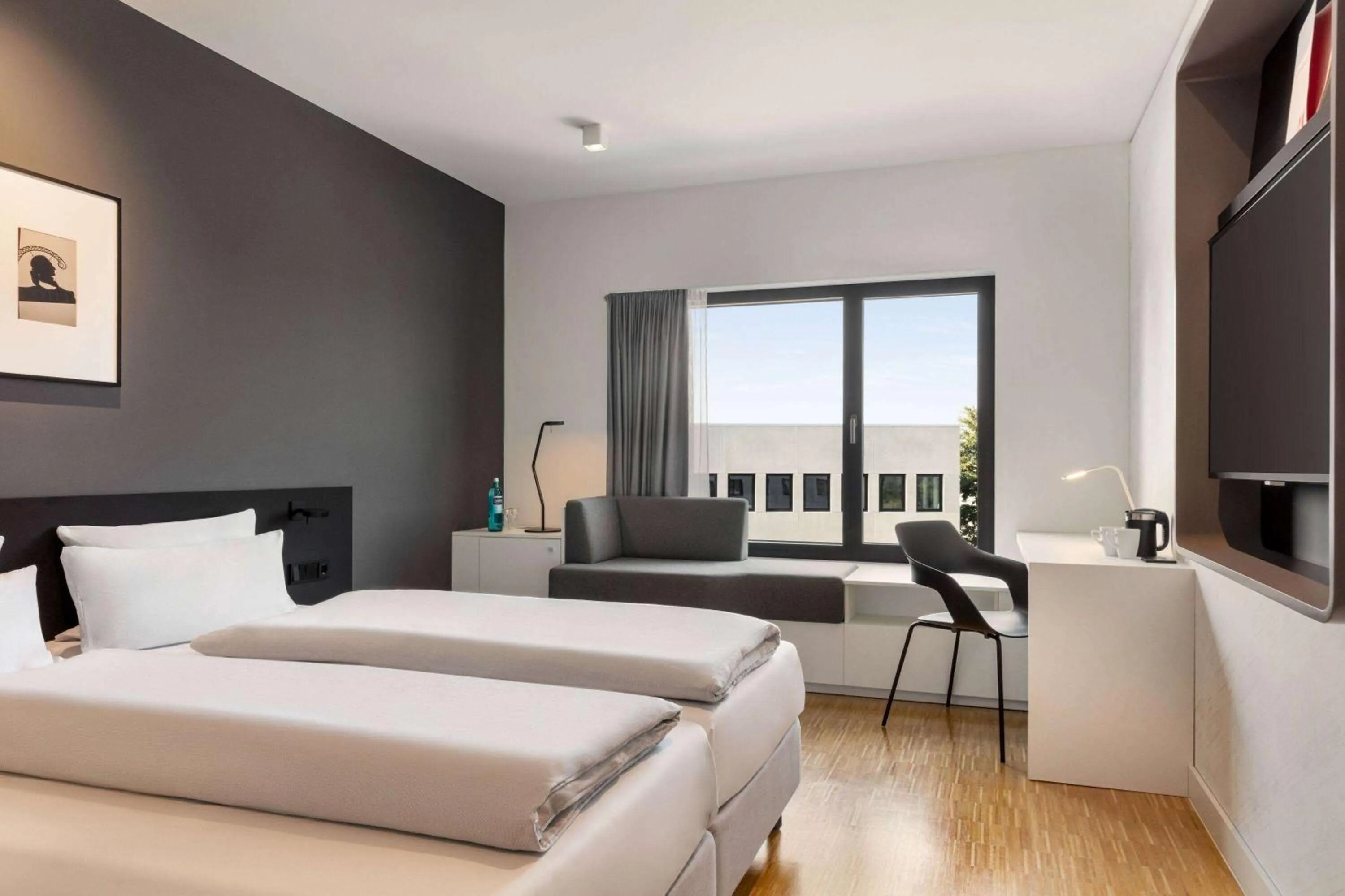 Photo of the whole room, Bed in Vienna House by Wyndham Ernst Leitz Wetzlar