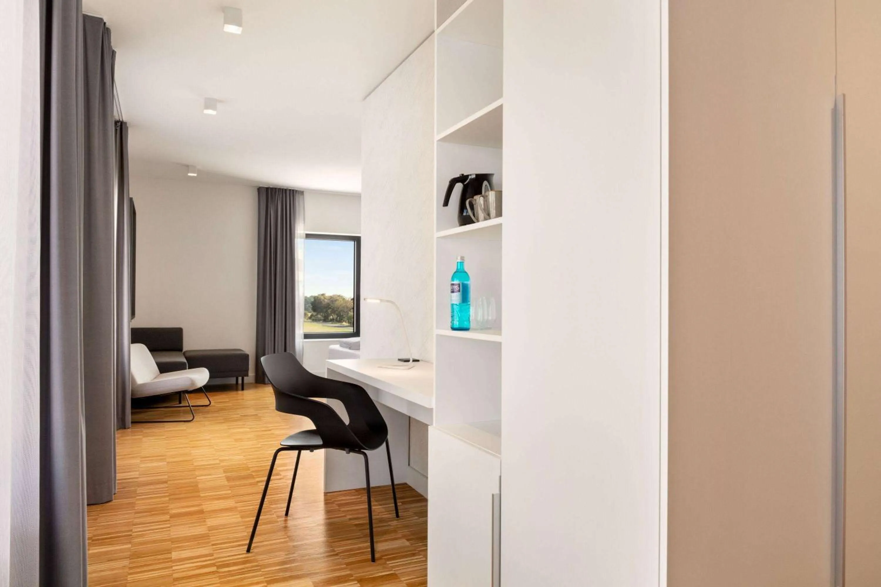 Photo of the whole room in Vienna House by Wyndham Ernst Leitz Wetzlar