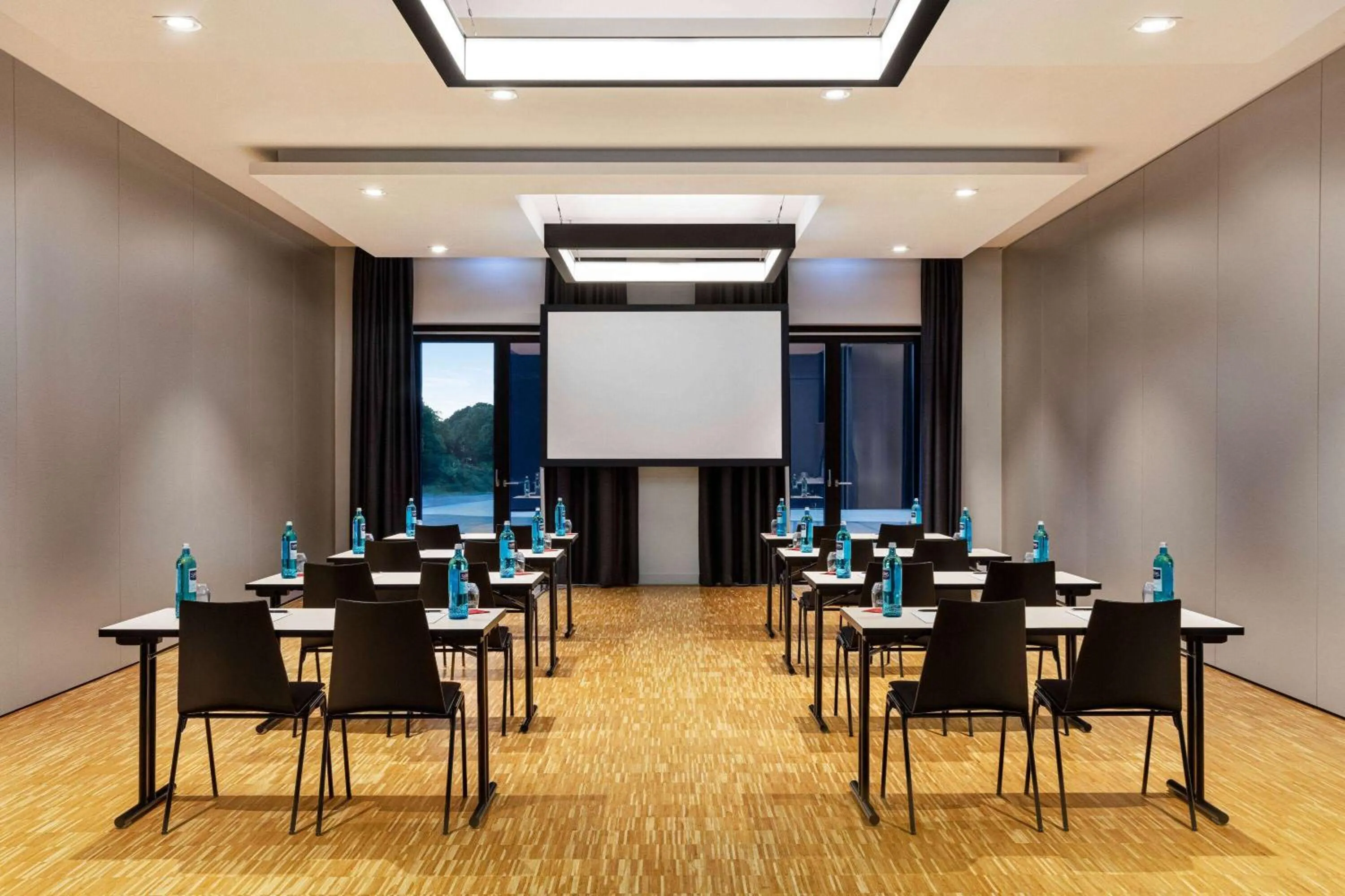 Meeting/conference room in Vienna House by Wyndham Ernst Leitz Wetzlar