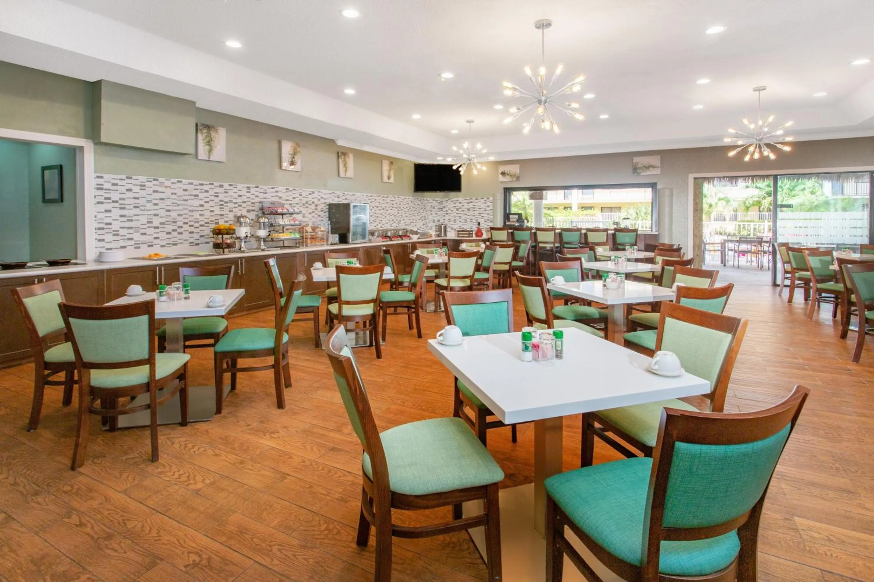 Restaurant/places to eat in Holiday Inn & Suites Boca Raton - North