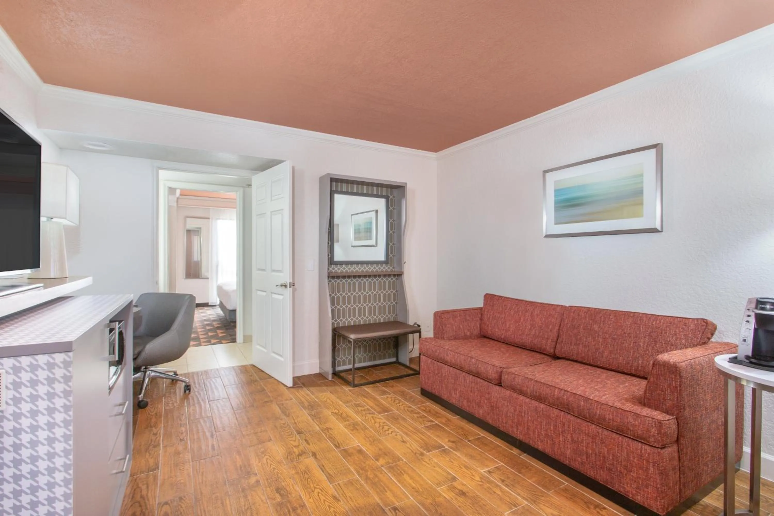 Photo of the whole room in Holiday Inn & Suites Boca Raton - North