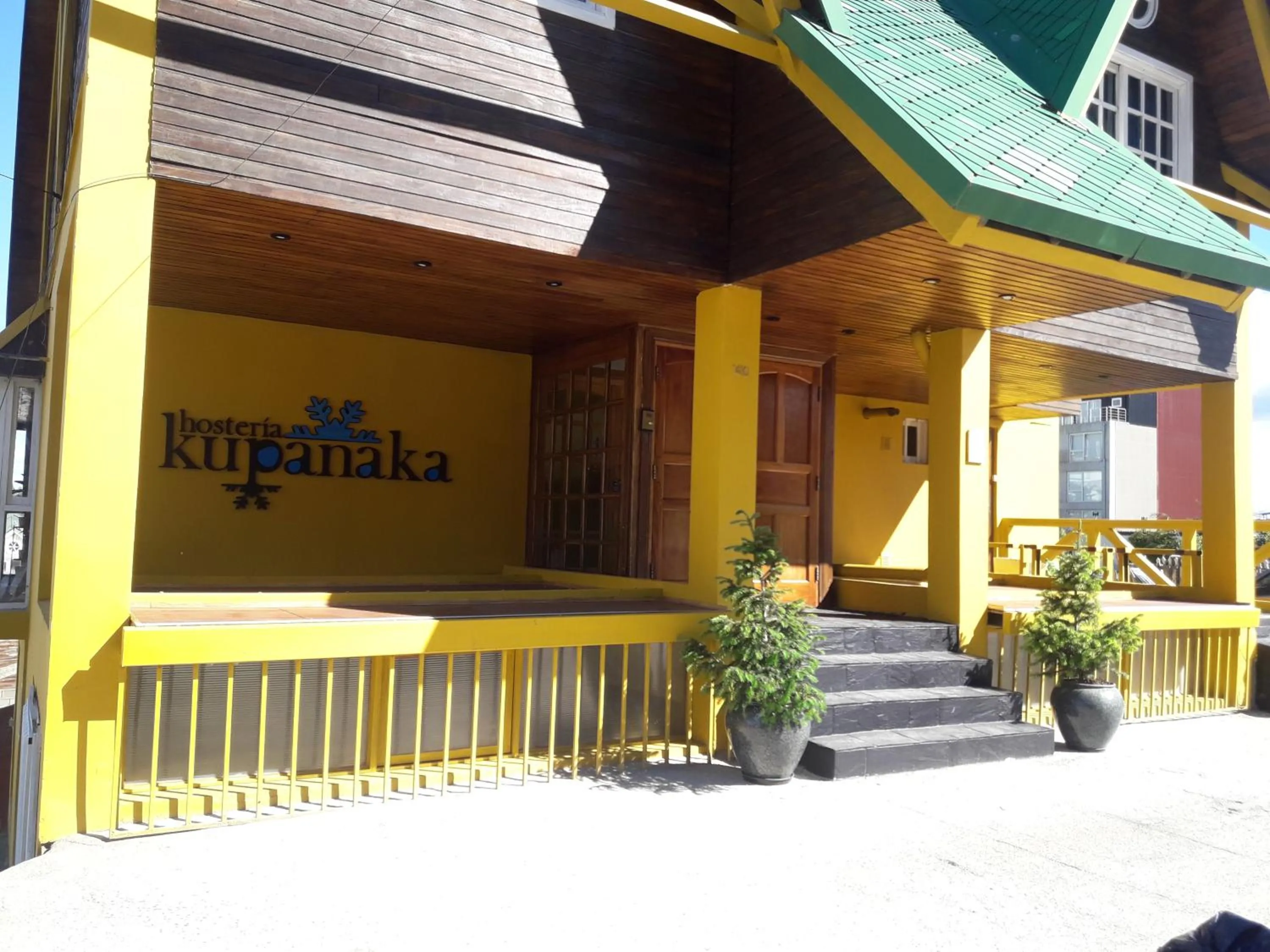 Facade/entrance in Hosteria Kupanaka