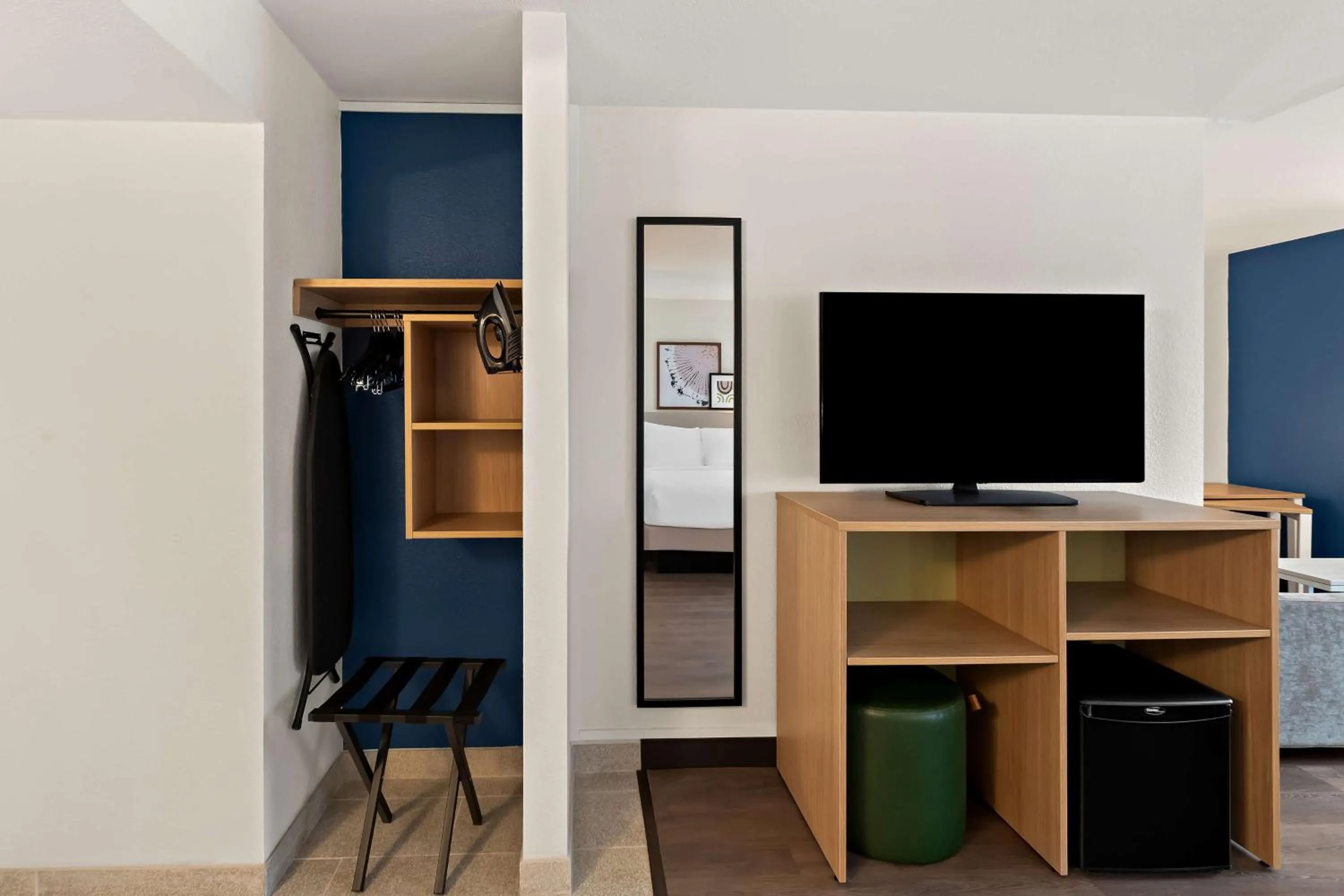 Photo of the whole room in Spark by Hilton Wichita East