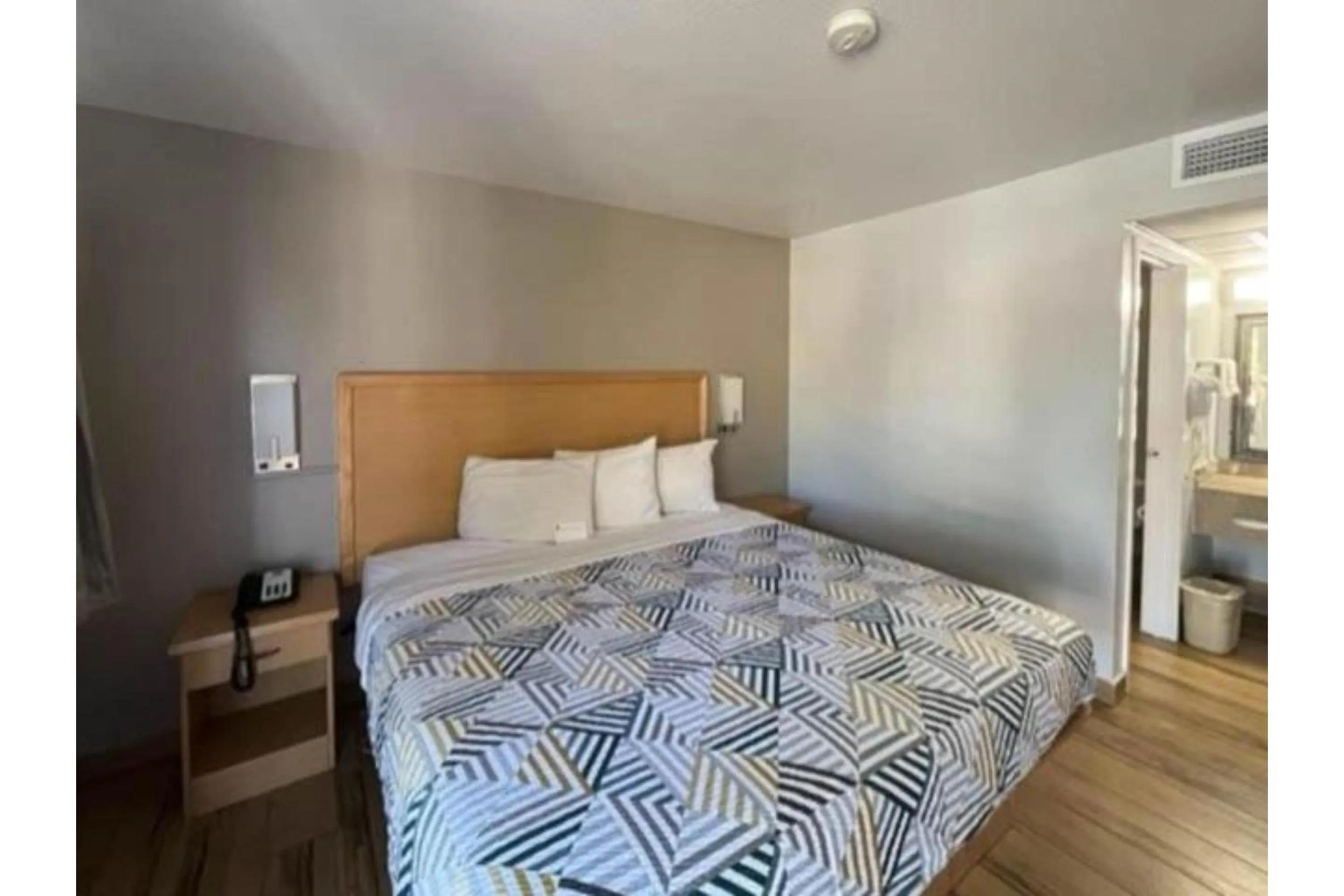 Bedroom, Bed in Motel 6 Riviera Beach FL