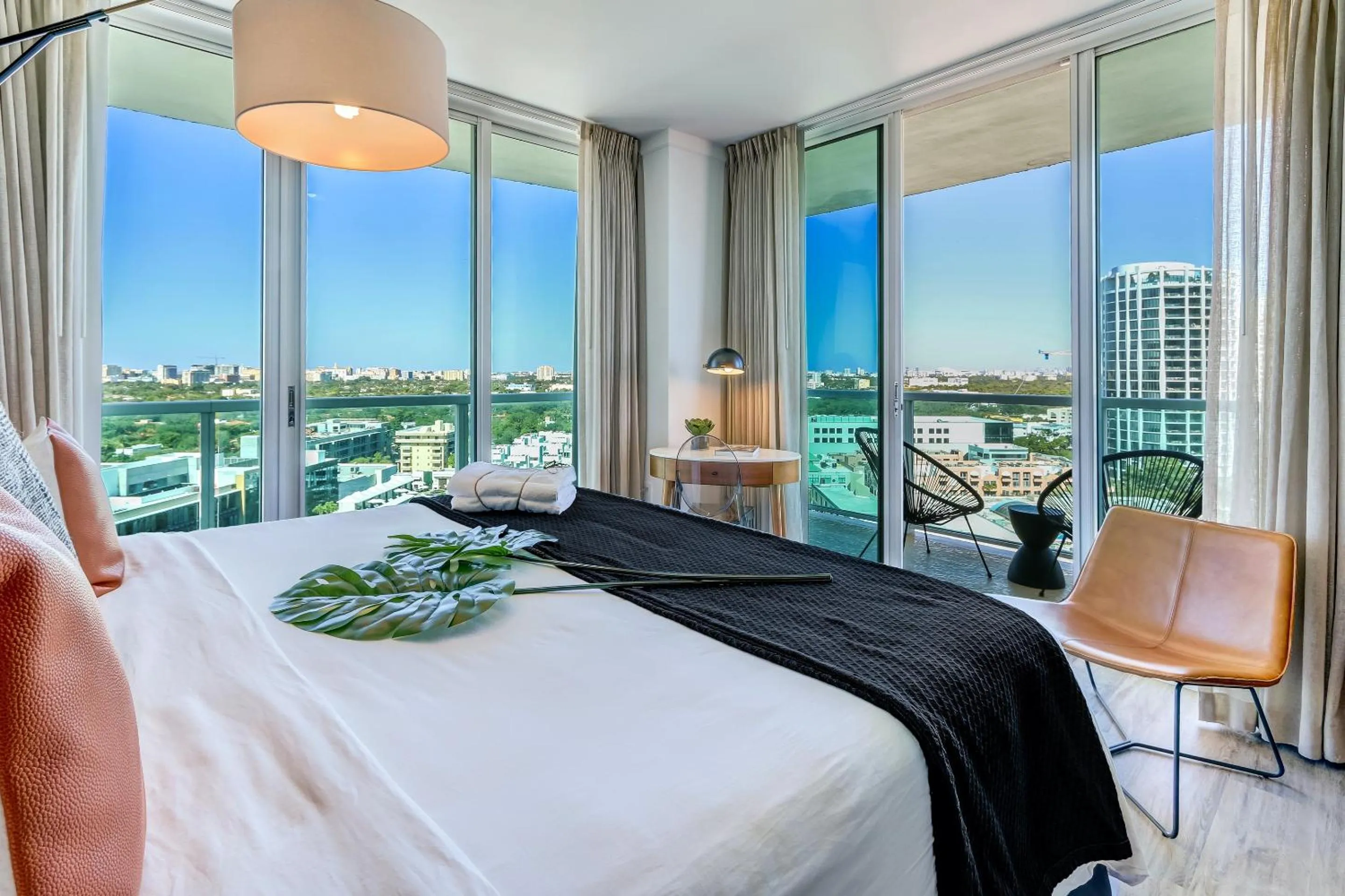 Bedroom, Bed in iCoconutGrove - Luxurious Vacation Rentals in Coconut Grove