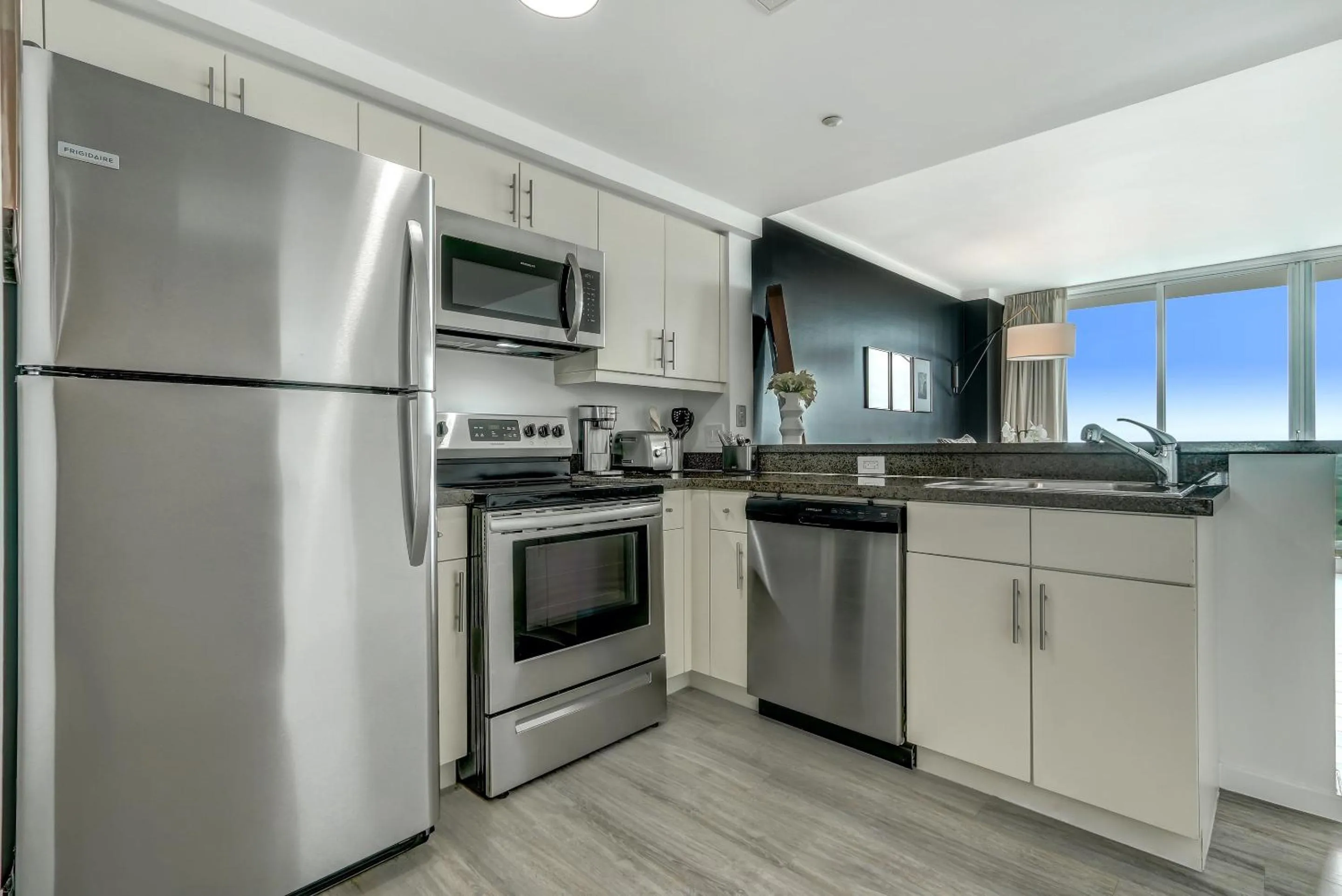 Kitchen or kitchenette in iCoconutGrove - Luxurious Vacation Rentals in Coconut Grove