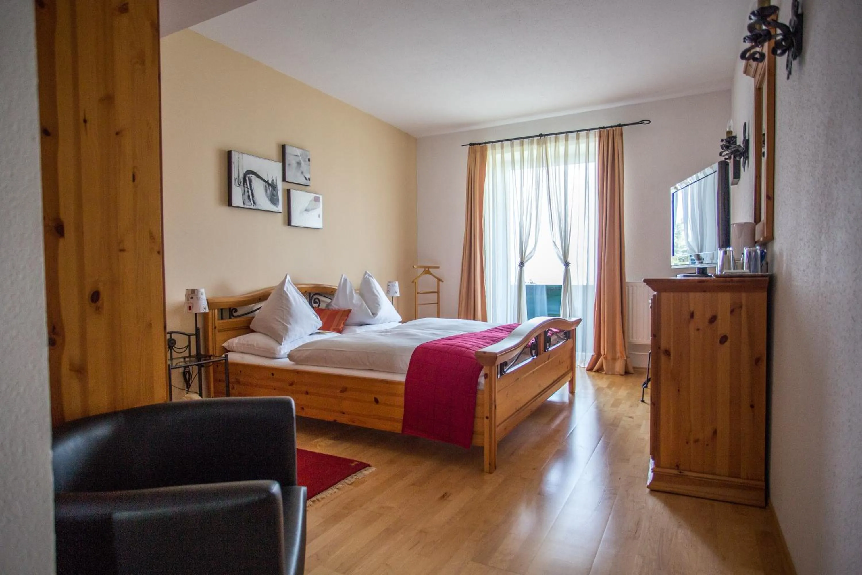 Photo of the whole room, Bed in Panoramahotel Steirerland