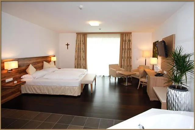 Bed in Relax- & Wanderhotel Poppengut