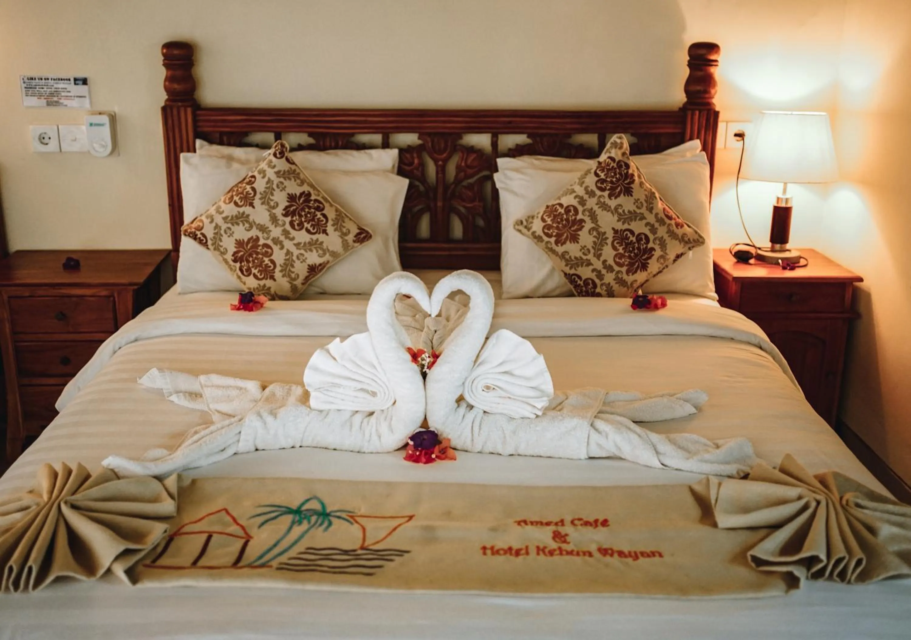 Bed in Amed Cafe & Hotel Kebun Wayan